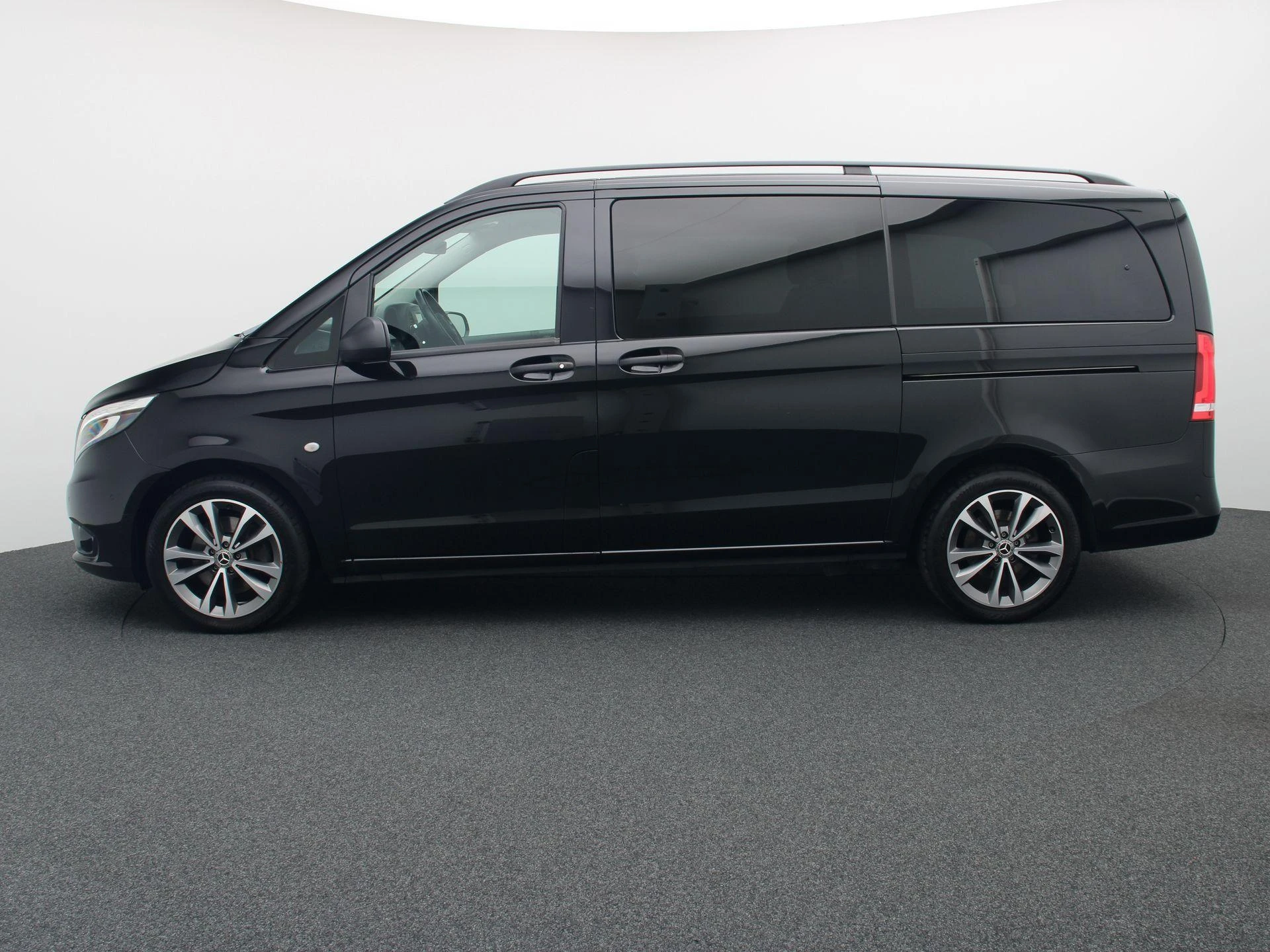 Mercedes-Benz-Vito-image-3