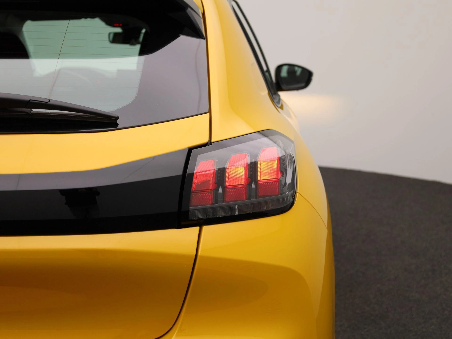 Peugeot-208-image-31