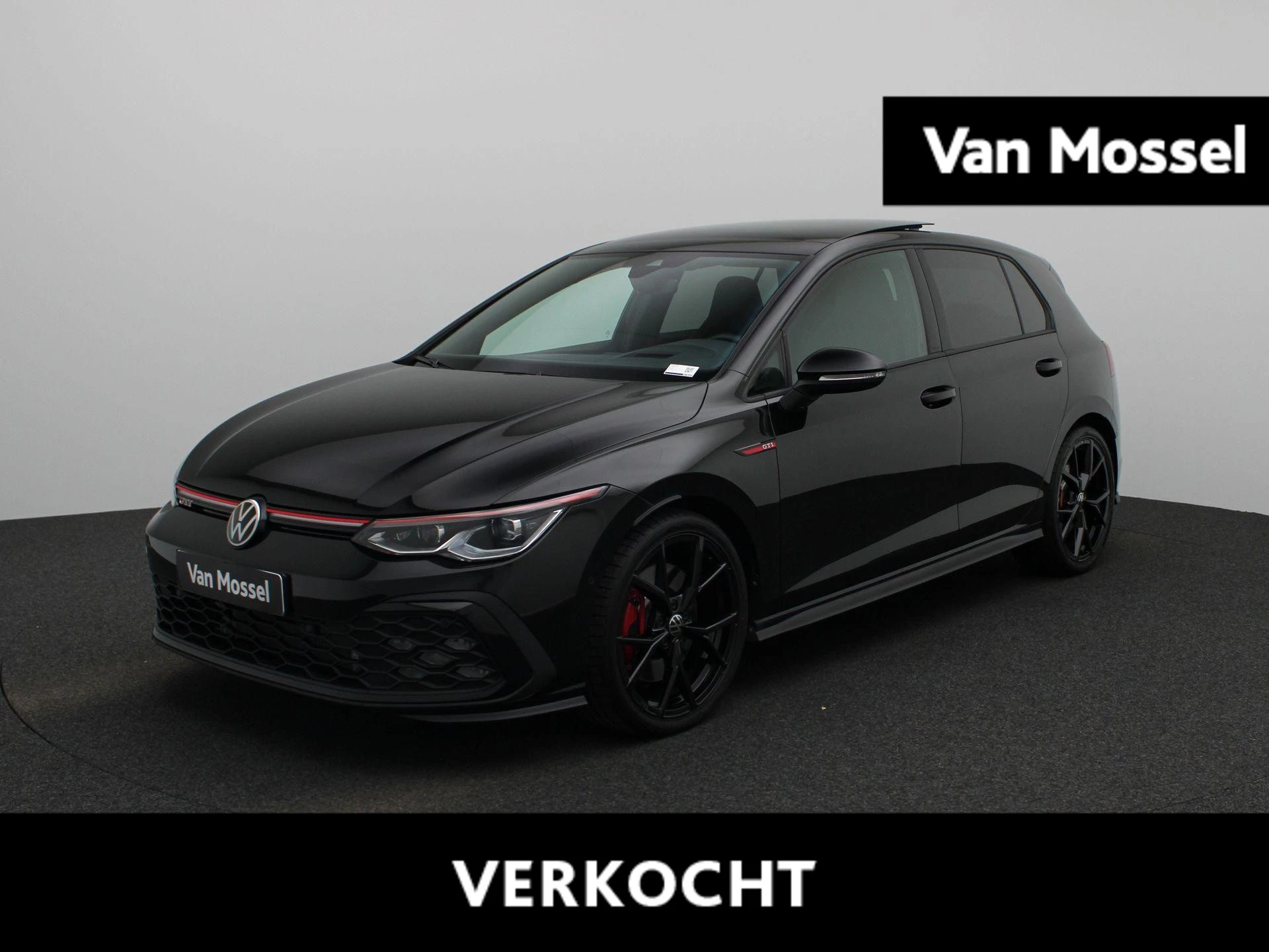Volkswagen-Golf-image-0