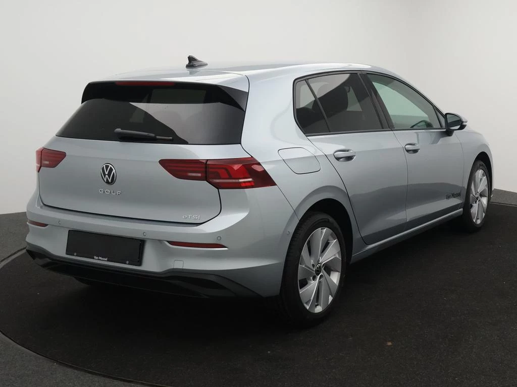Volkswagen Golf VIII Golf Life Business 1.5 eTSI 85 kW (116 pk) DSG // DEMO