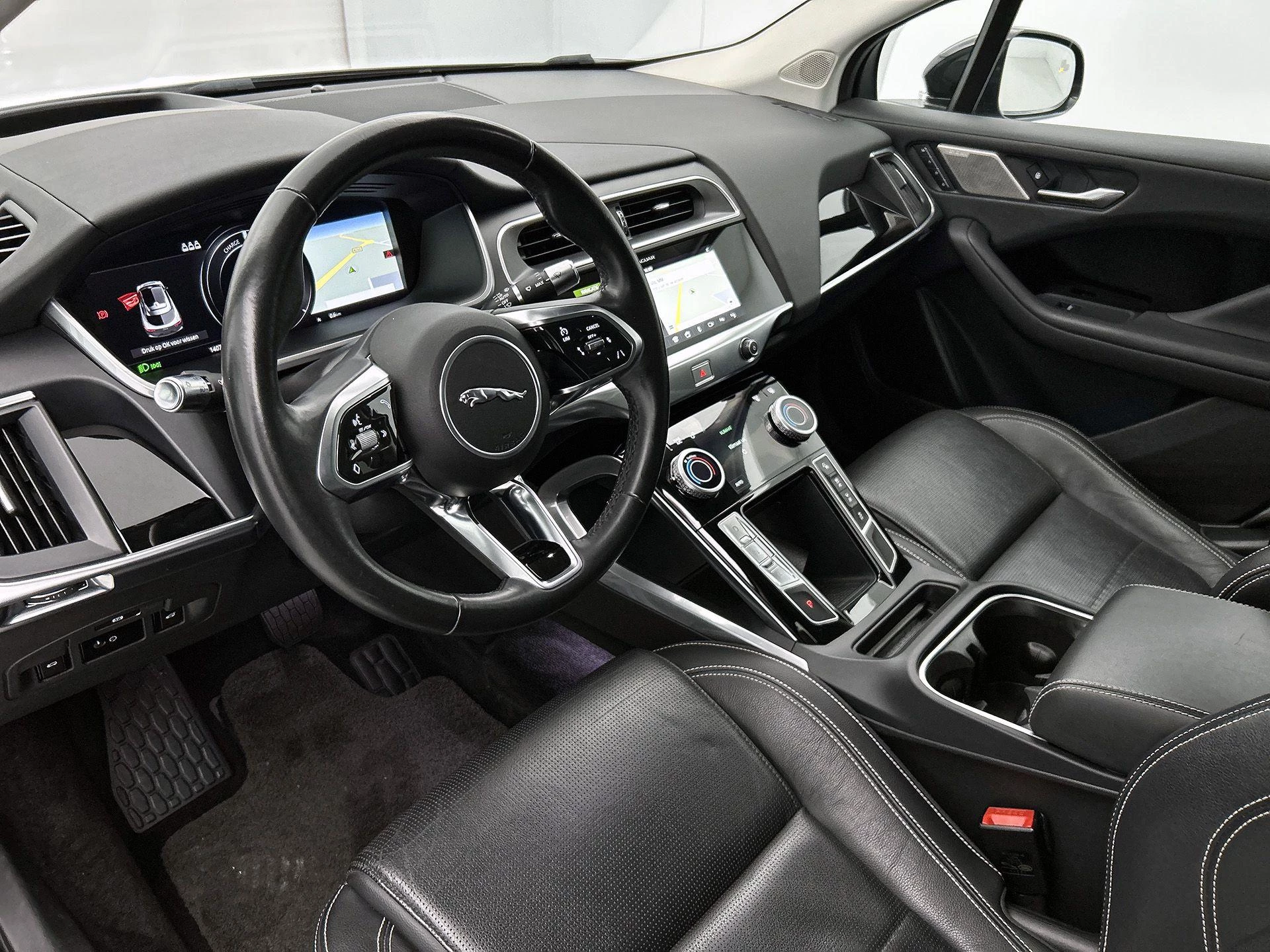 Jaguar-I-PACE-image-49