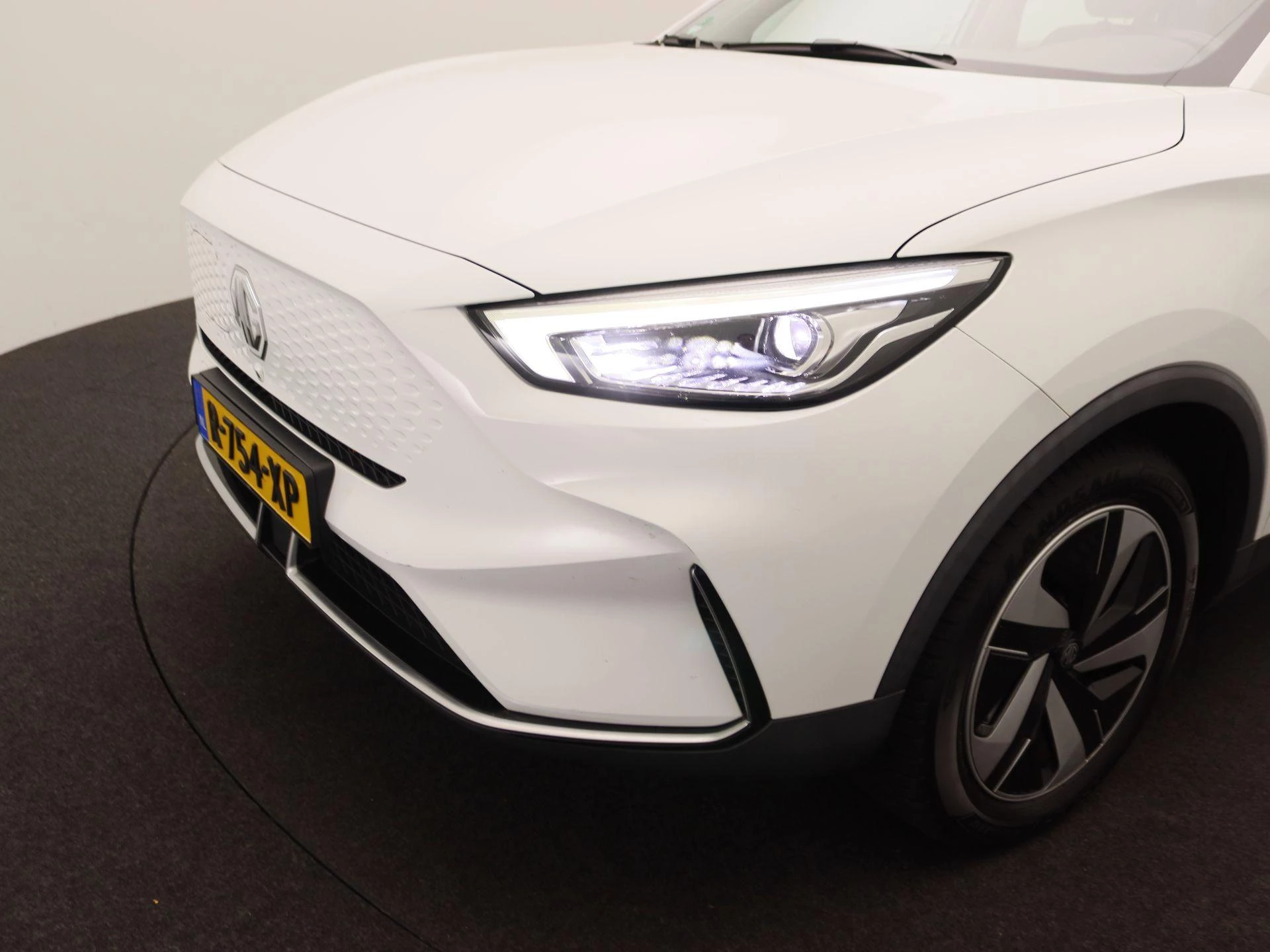 MG-ZS EV-image-12