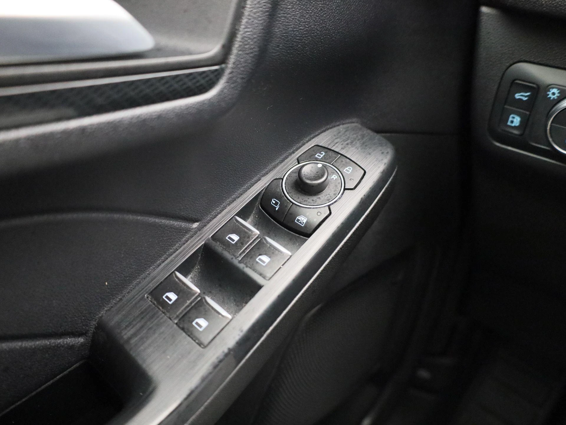 Ford-Kuga-image-21