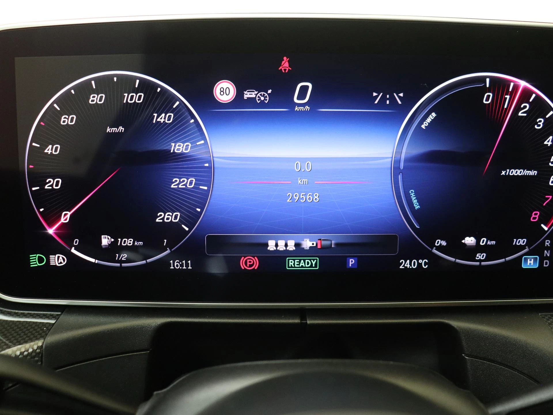 Mercedes-Benz-C-Klasse-image-12