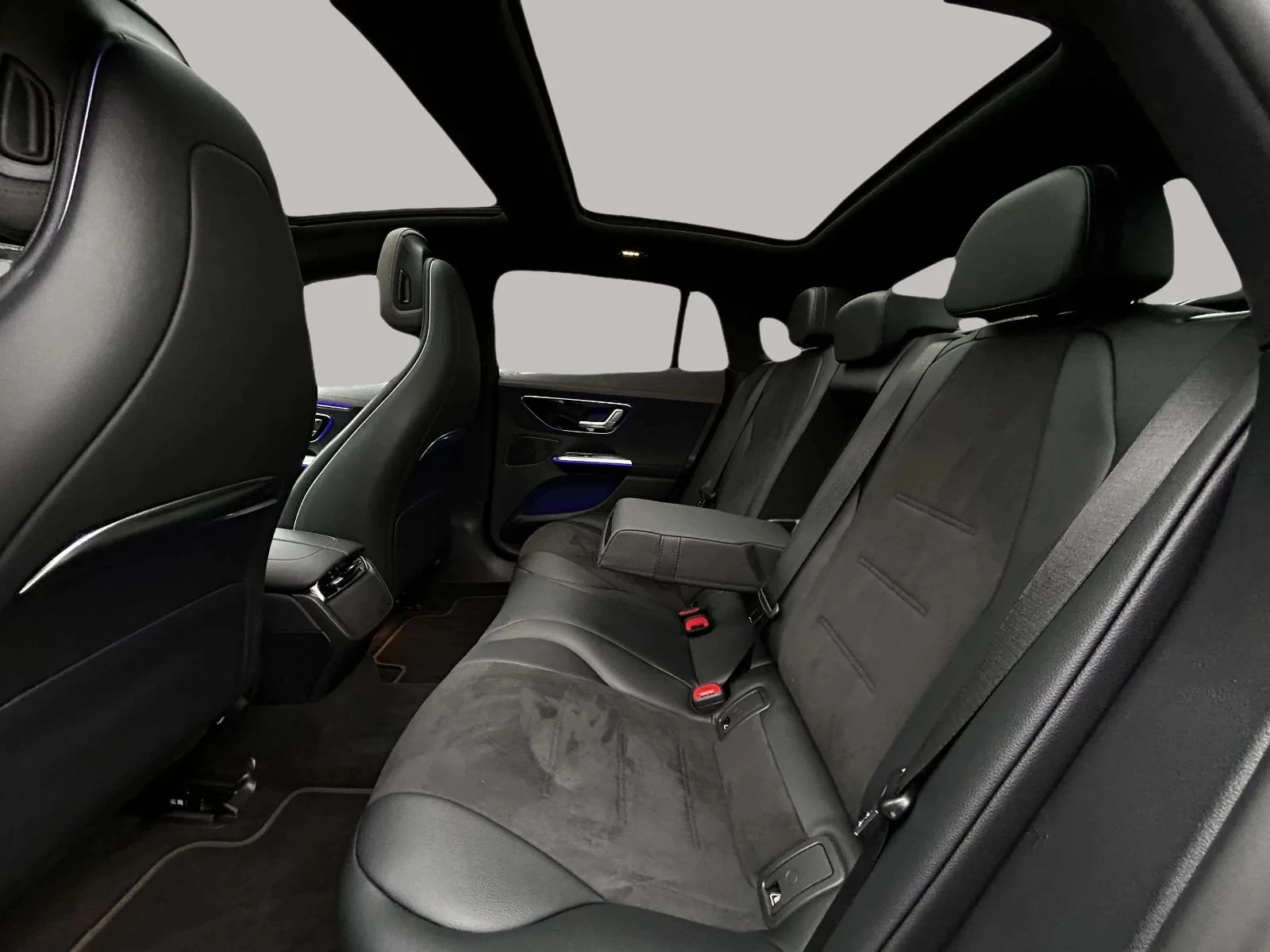 Mercedes-Benz-EQE-image-13