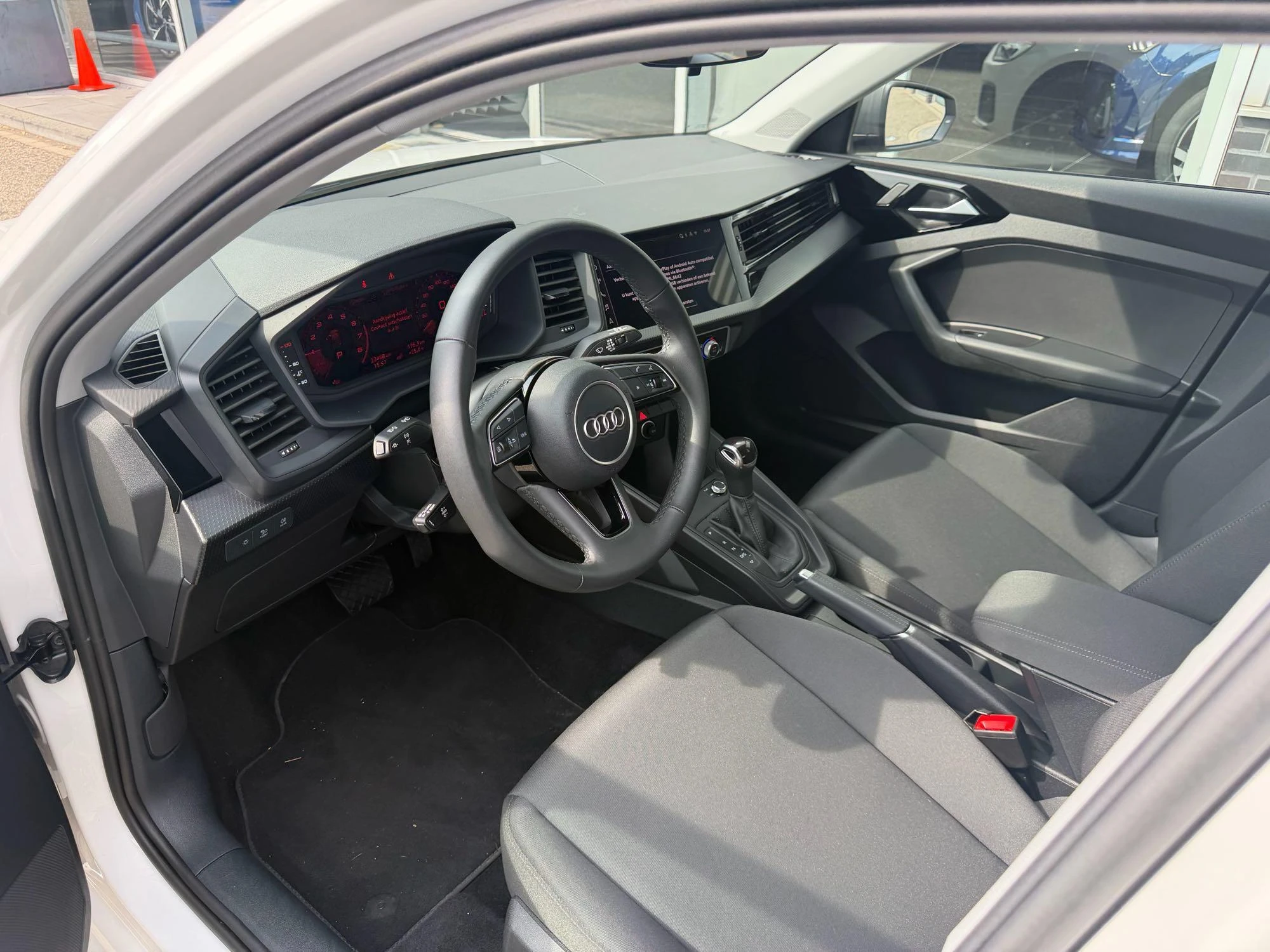 Audi-A1 Sportback-image-4