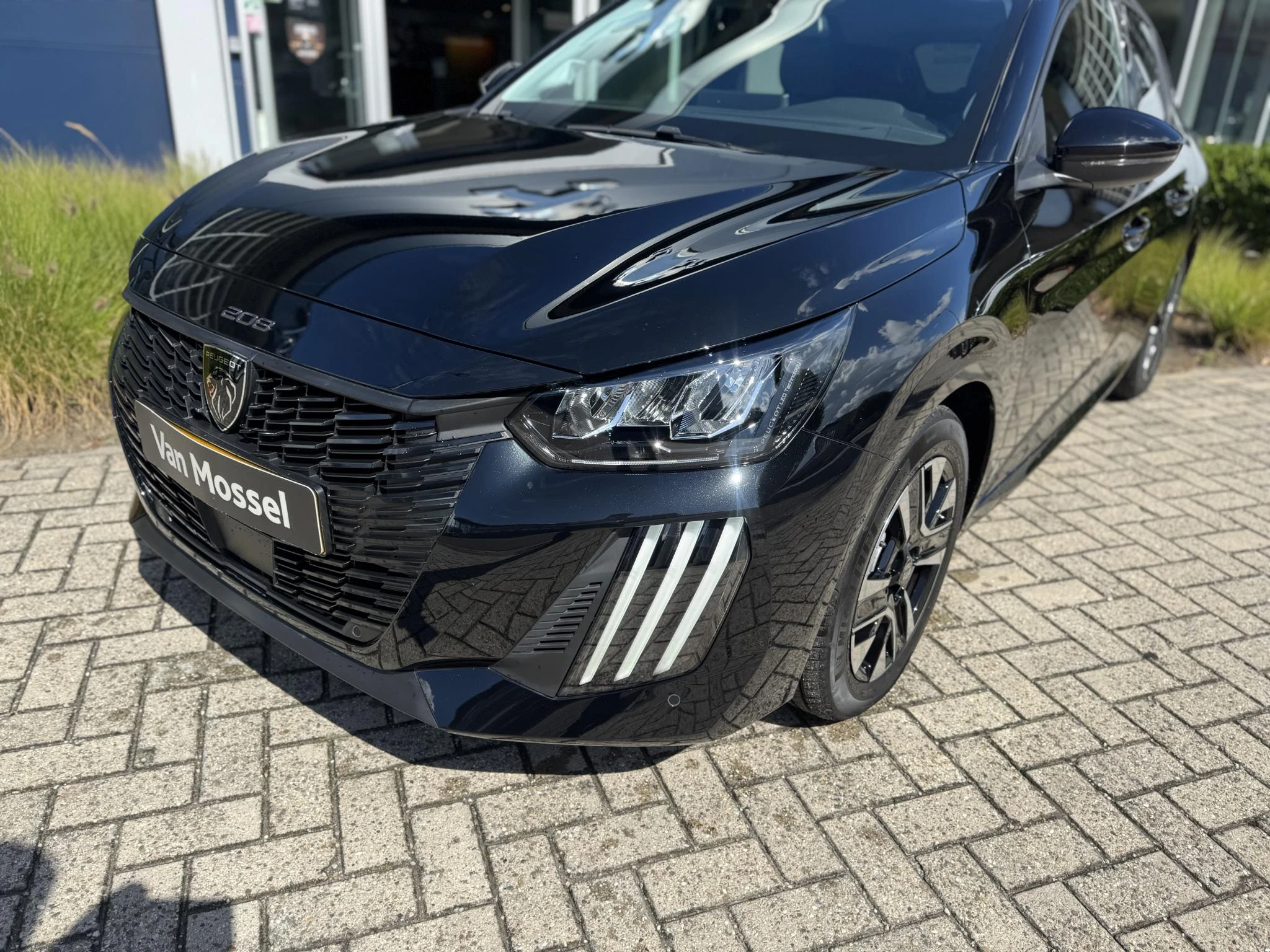 Peugeot-208-image-8
