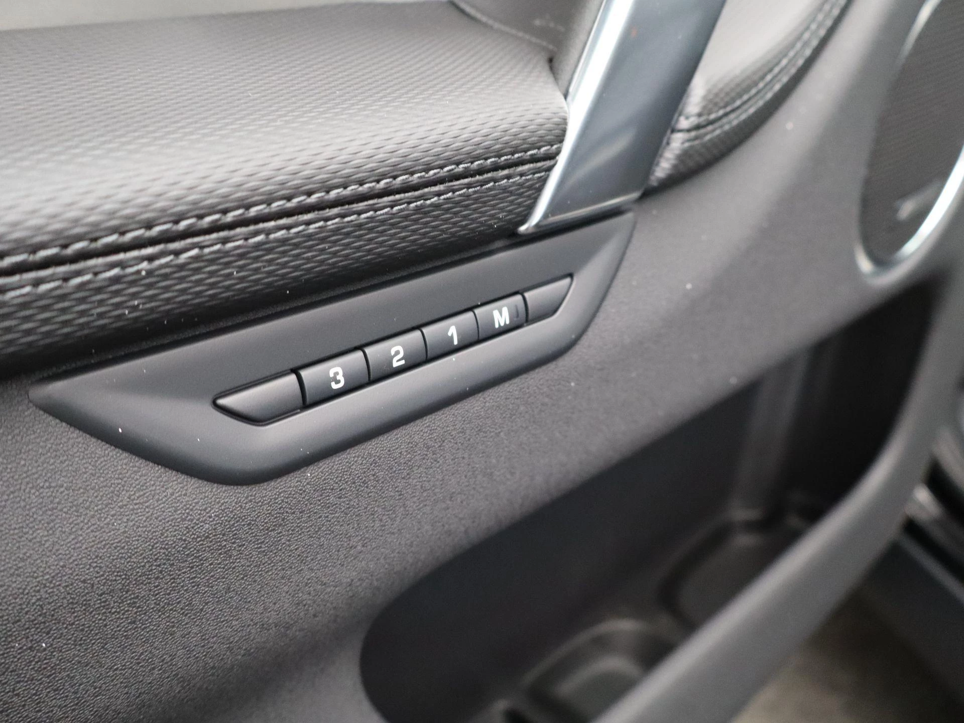 Land Rover-Discovery Sport-image-29