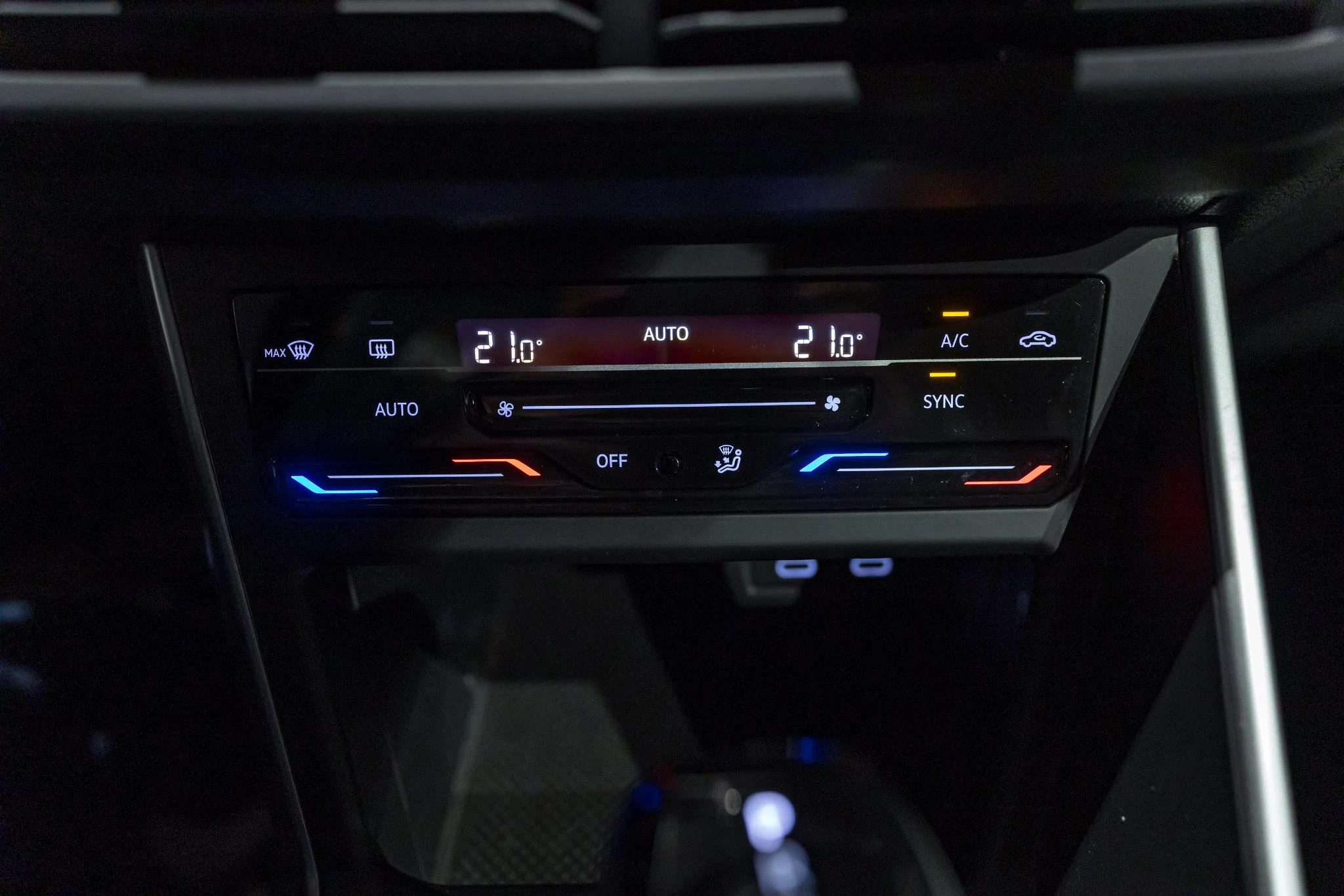 Volkswagen-Polo-image-14