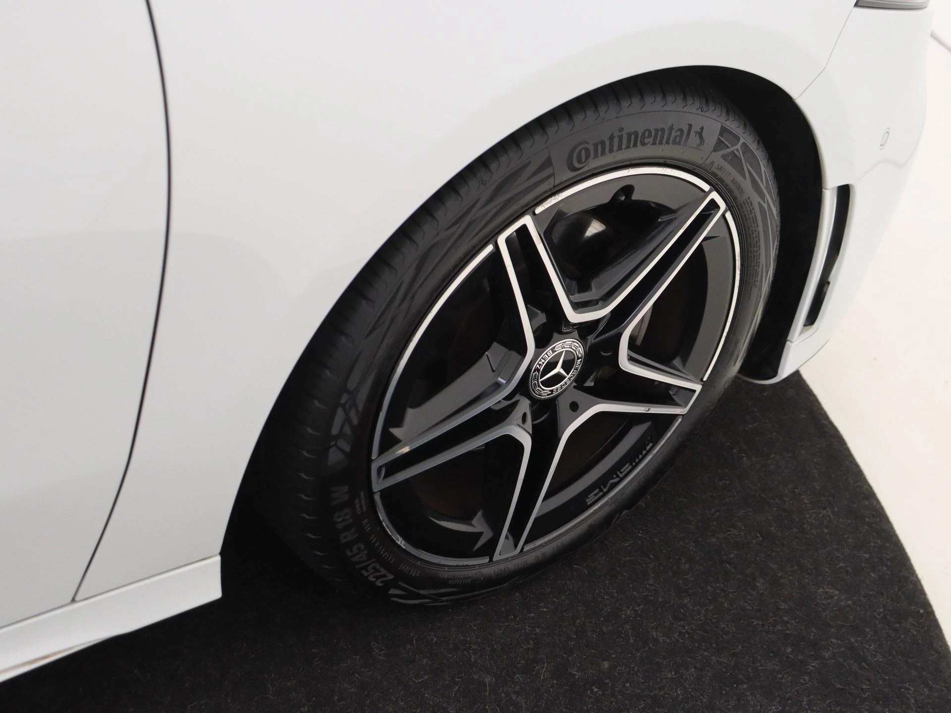 Mercedes-Benz-A-Klasse-image-8