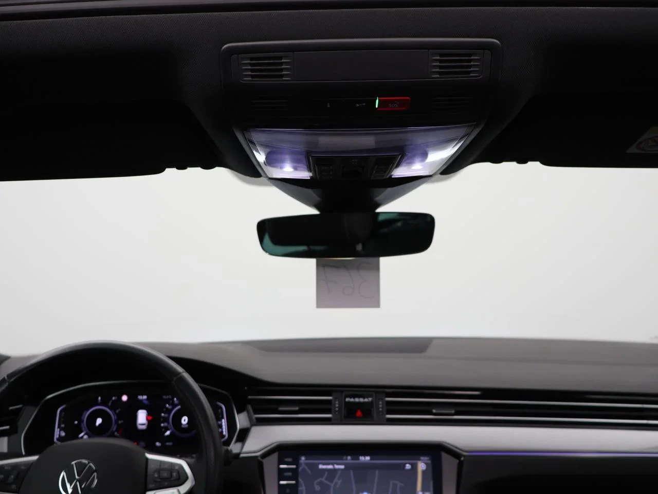 Volkswagen-Passat-image-25