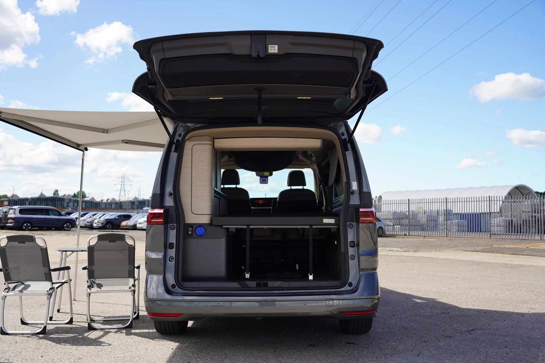 Volkswagen-California-image-11