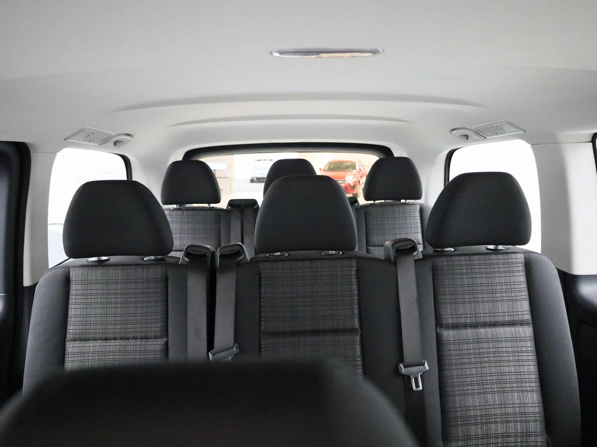 Mercedes-Benz-Vito-image-34