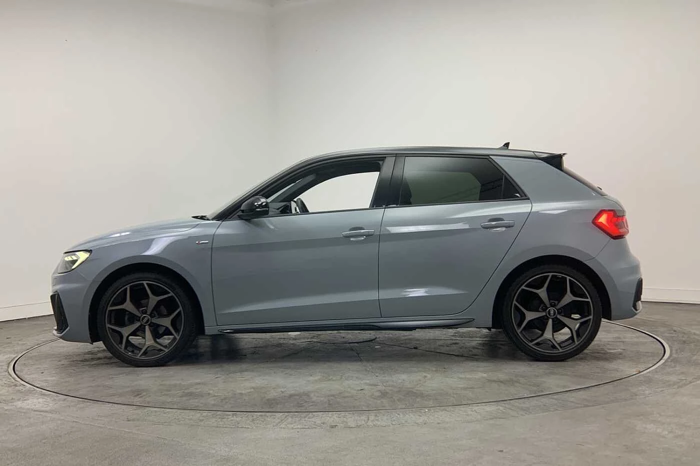 Audi-A1 Sportback-image-3