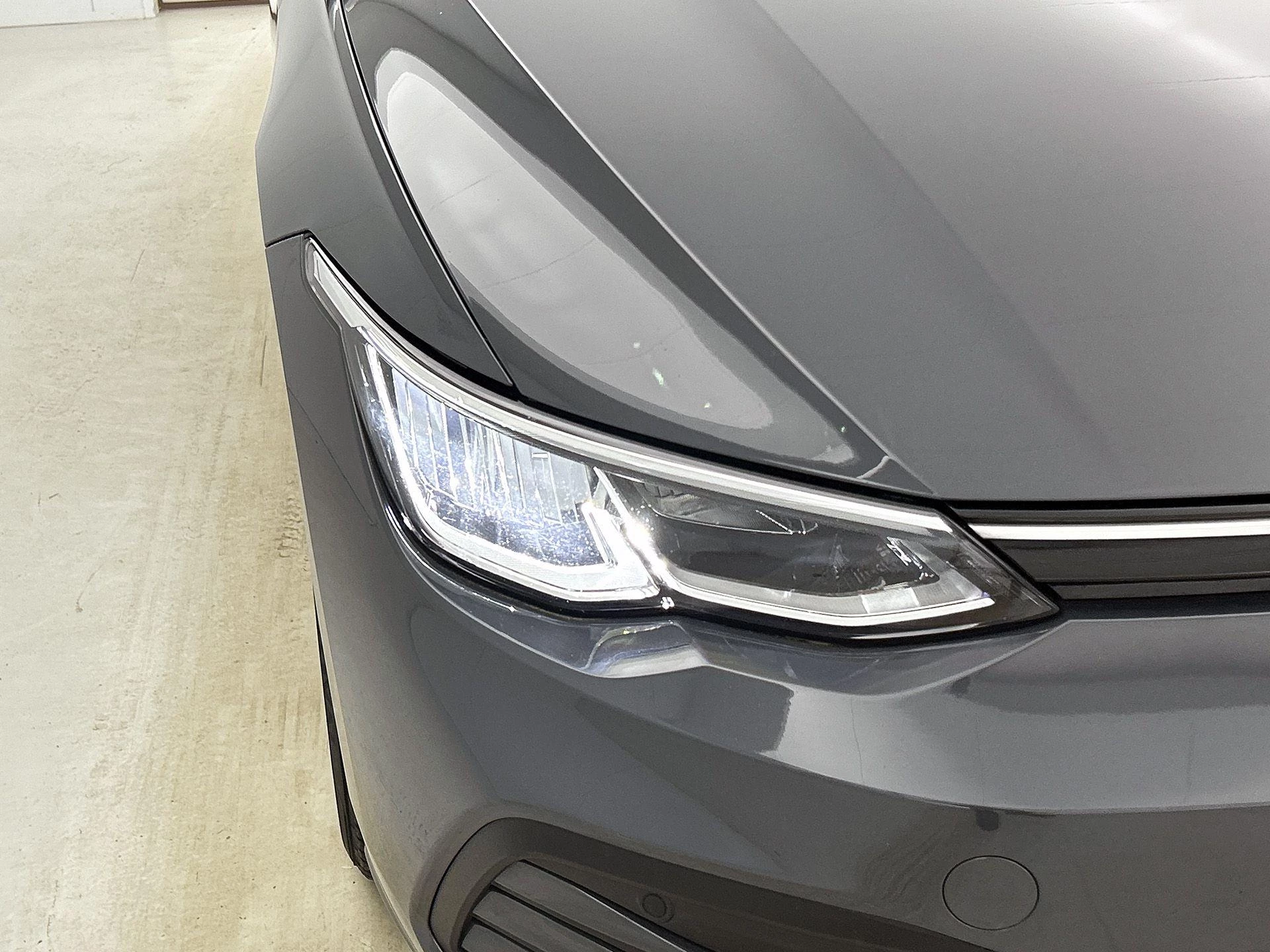 Volkswagen-Golf-image-13