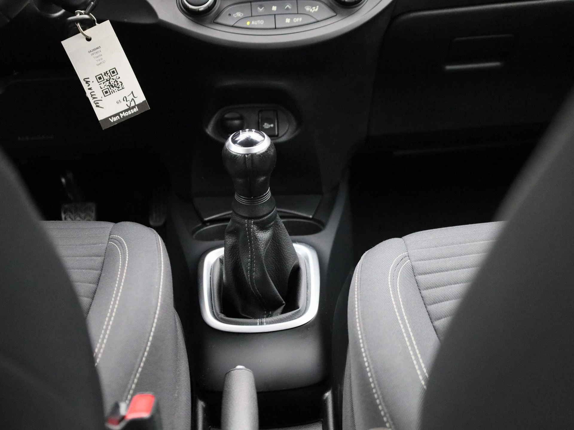Toyota-Yaris-image-9