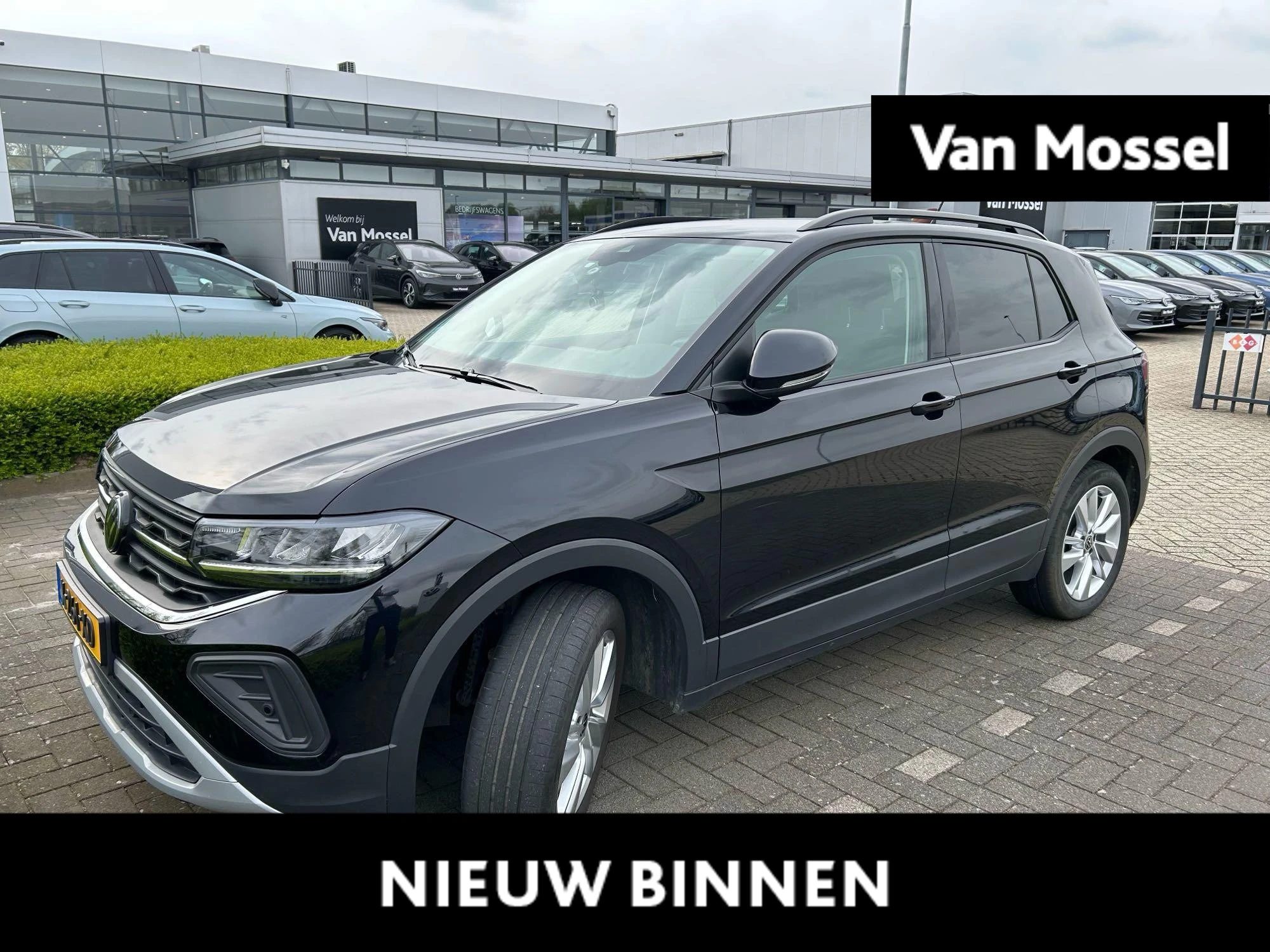 Volkswagen-T-Cross-image-0