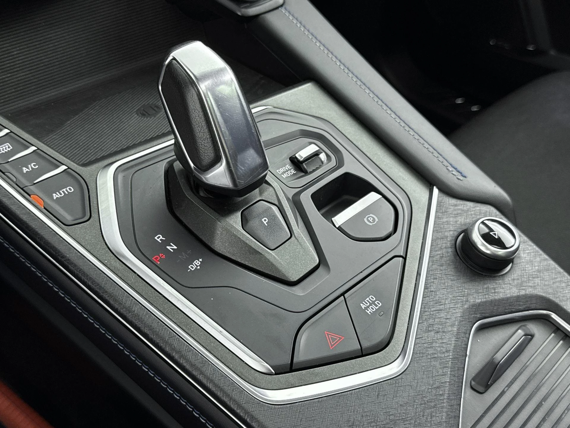 Lynk & Co-01-image-19