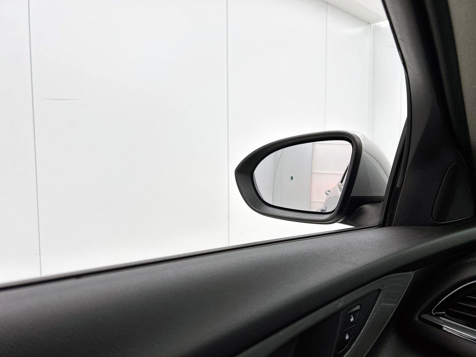 Opel-Insignia-image-18