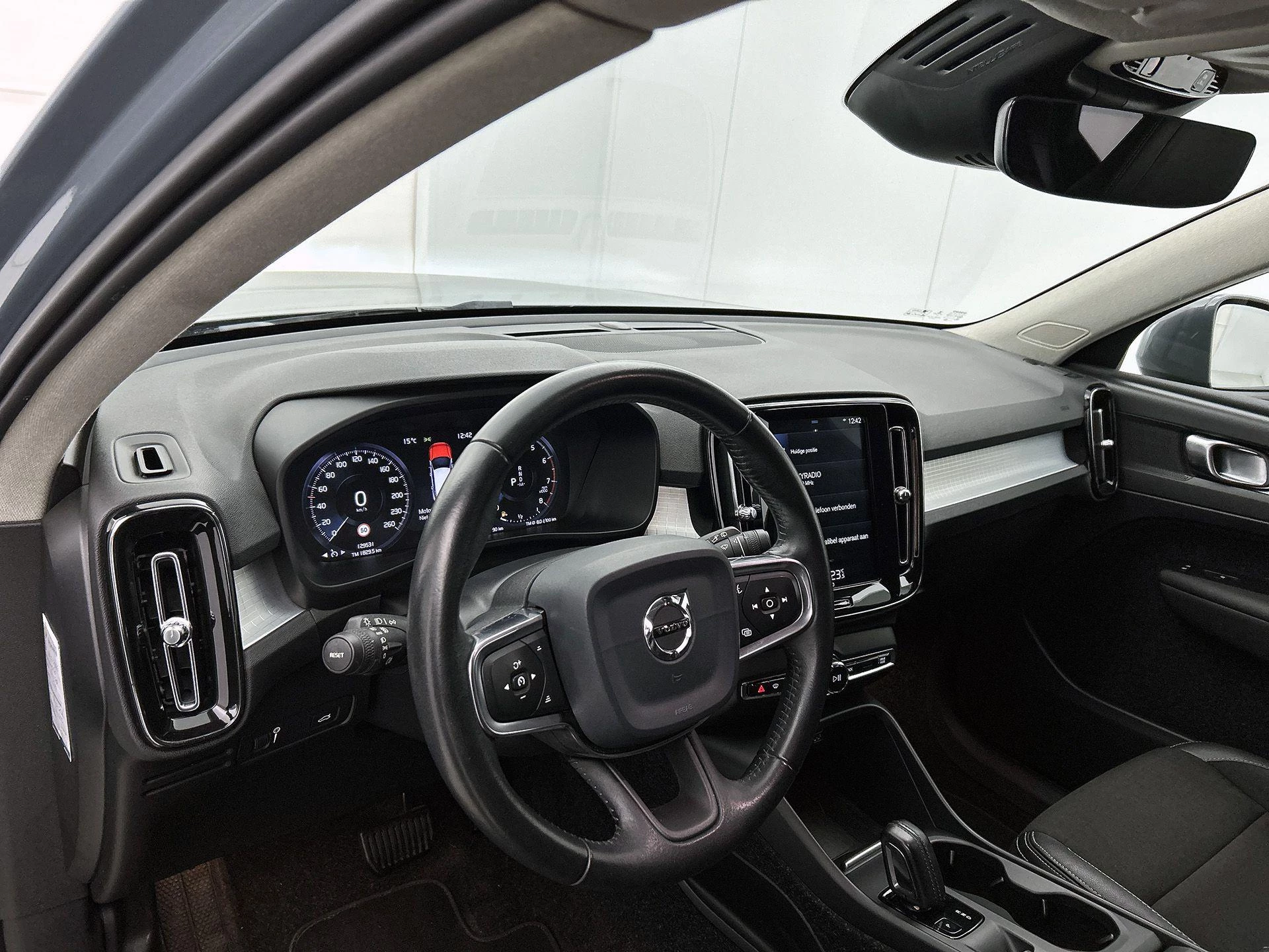 Volvo-XC40-image-17
