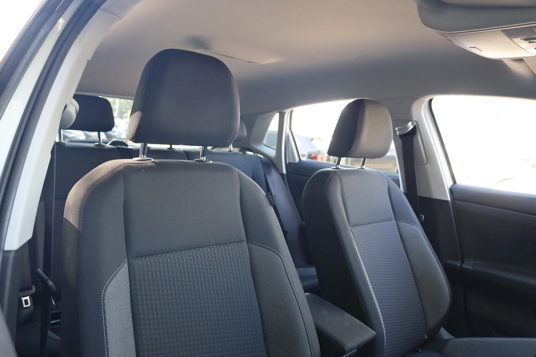 Volkswagen-Polo-image-8