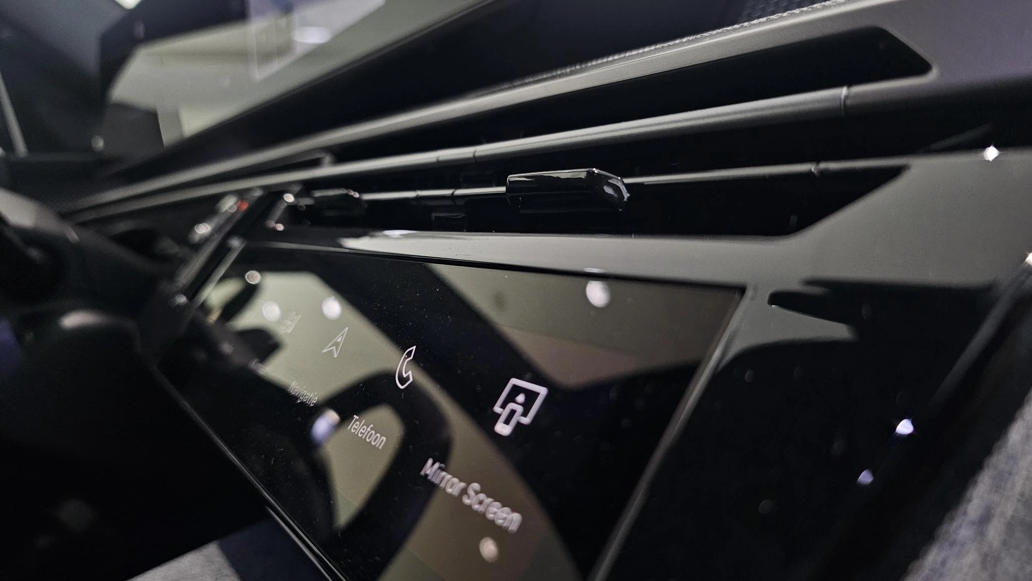 Peugeot-e-5008-image-30