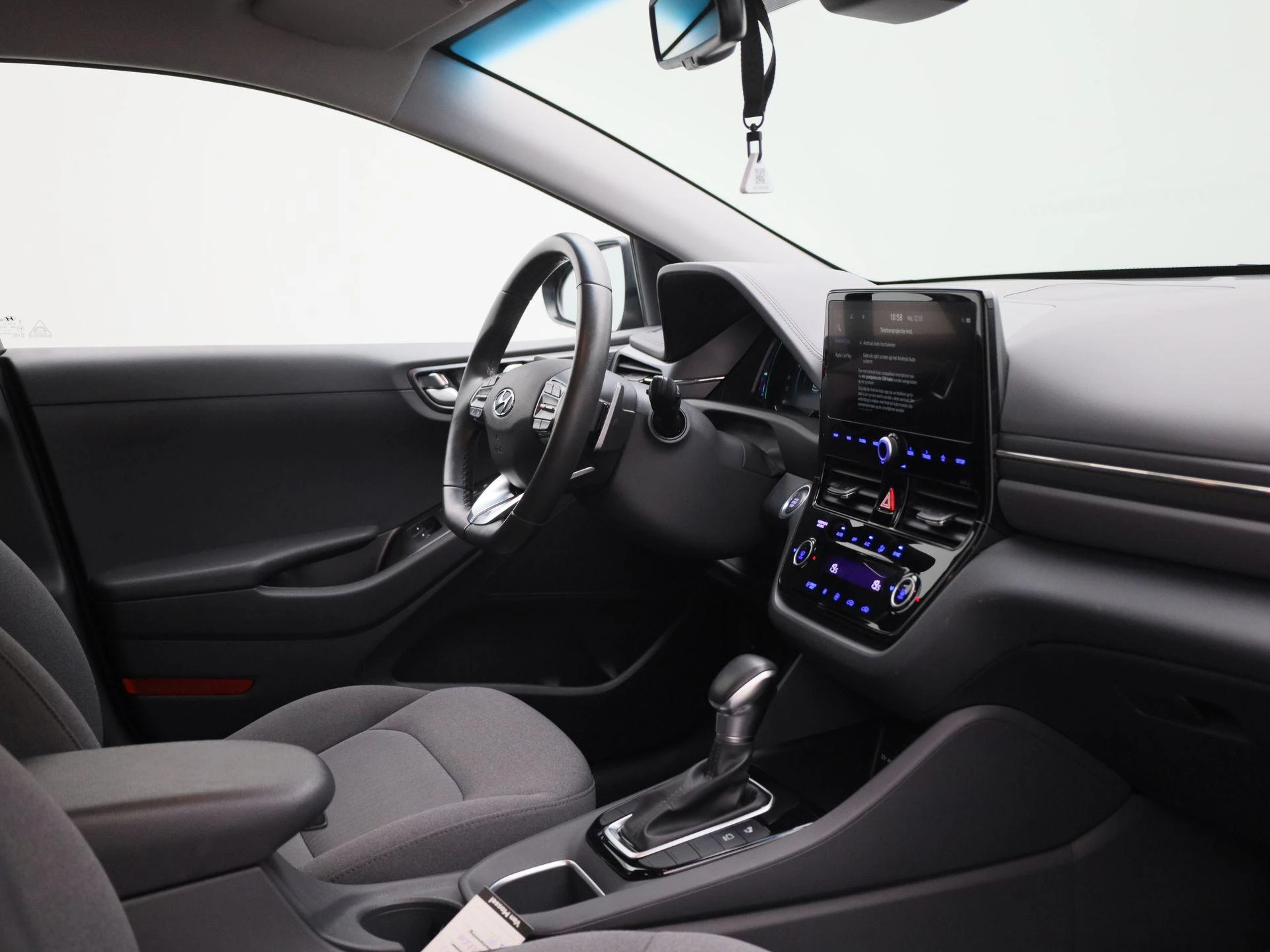 Hyundai-IONIQ-image-31
