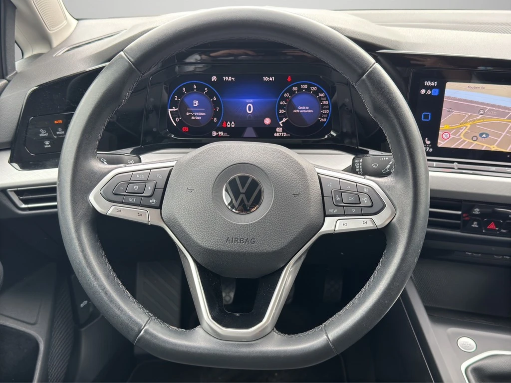 Volkswagen-Golf-image-8