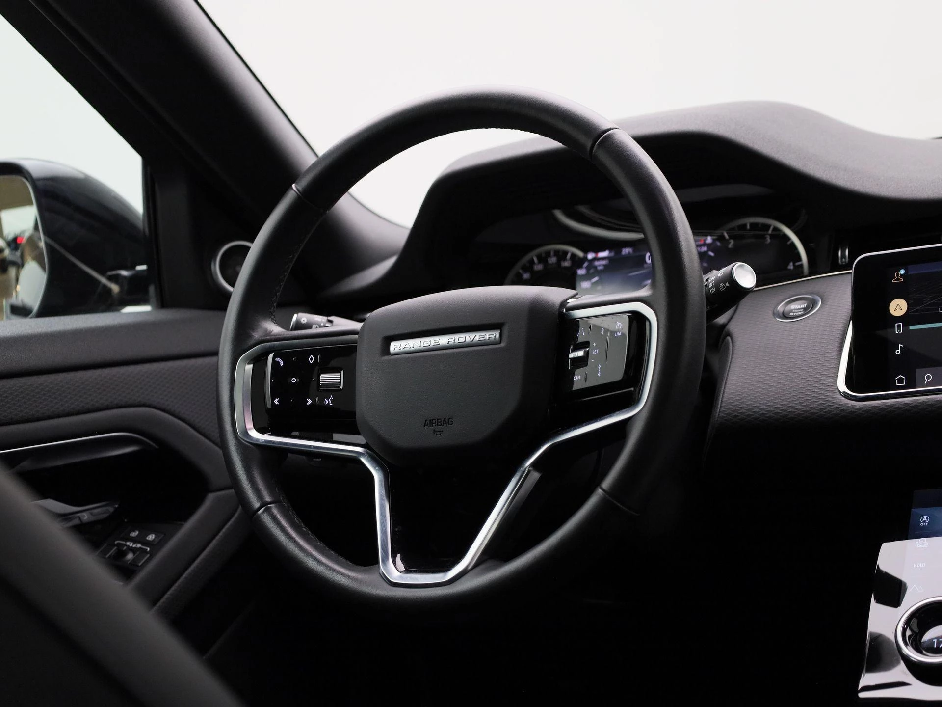Land Rover Range Rover Evoque D165 MHEV AWD Auto R-Dynamic