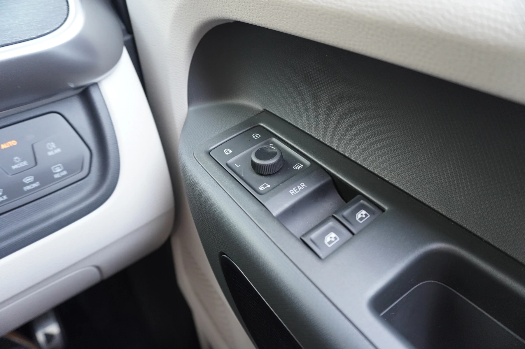 Volkswagen-ID. Buzz-image-24