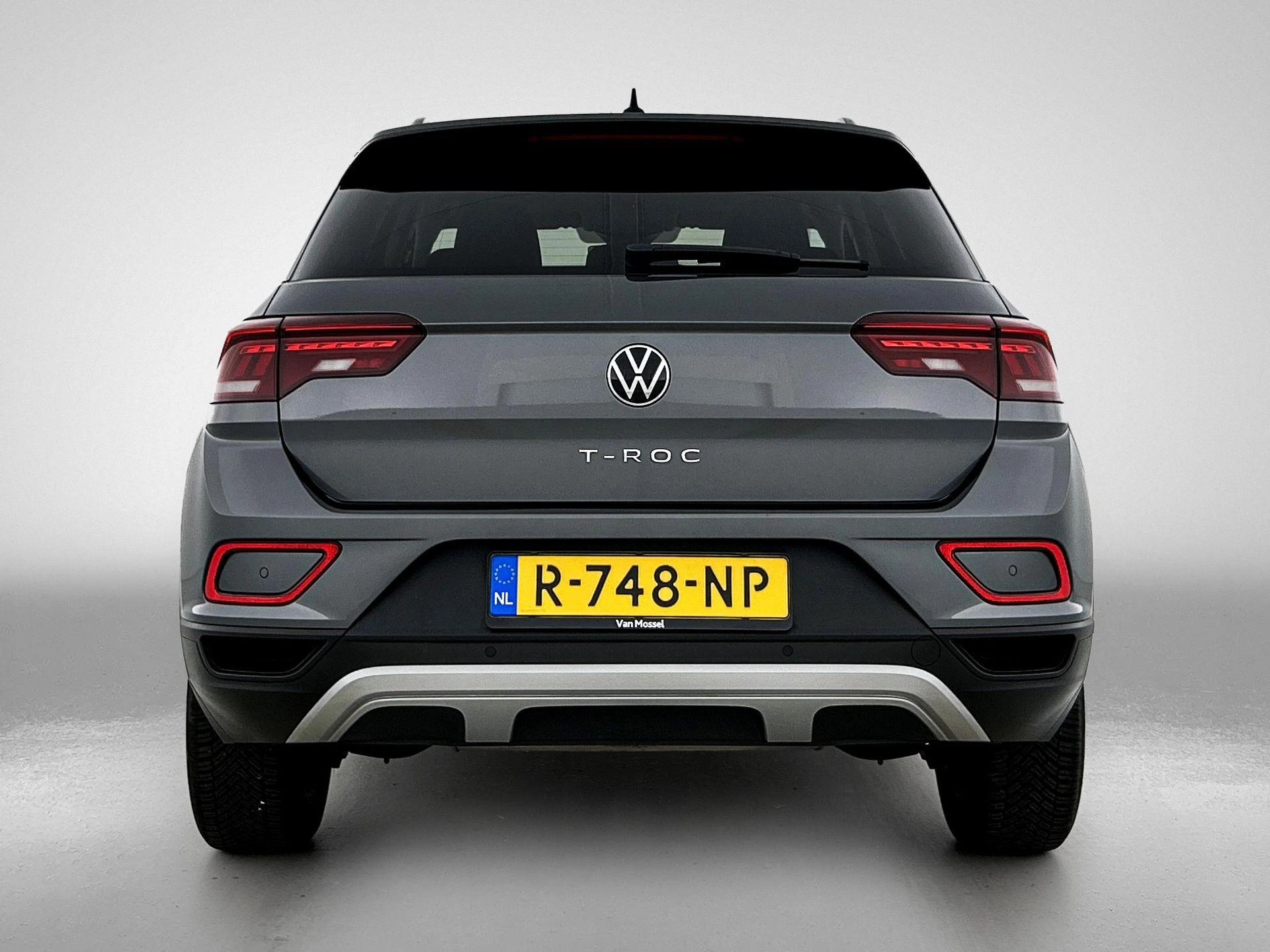 Volkswagen-T-Roc-image-2
