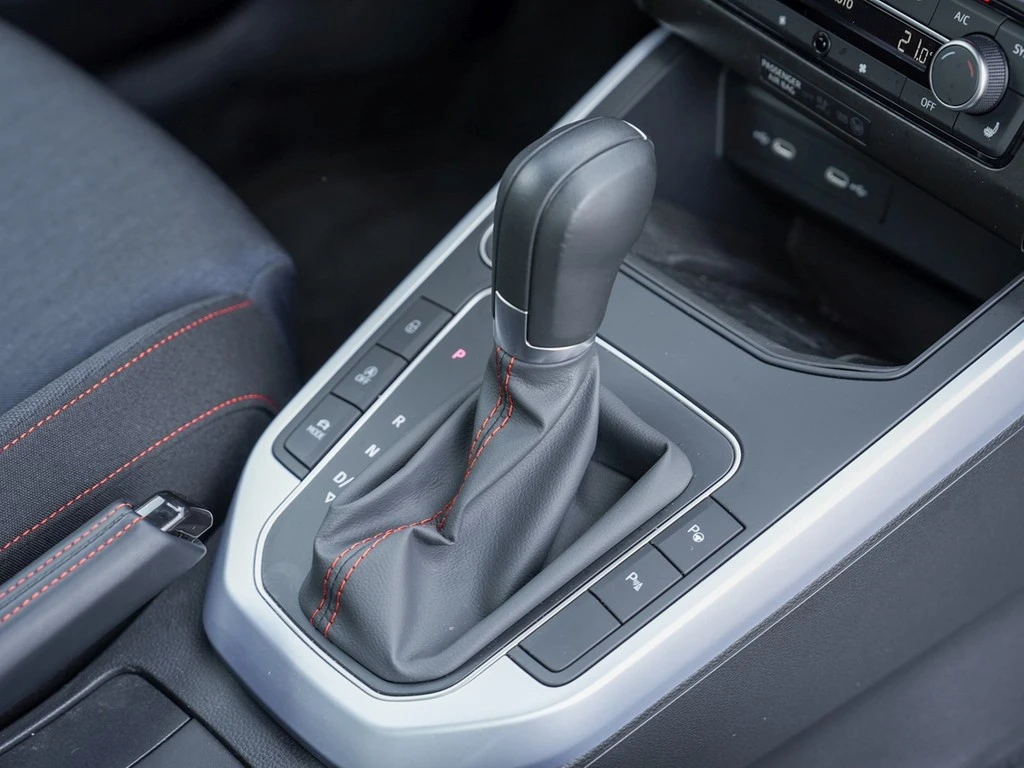 SEAT-Arona-image-9