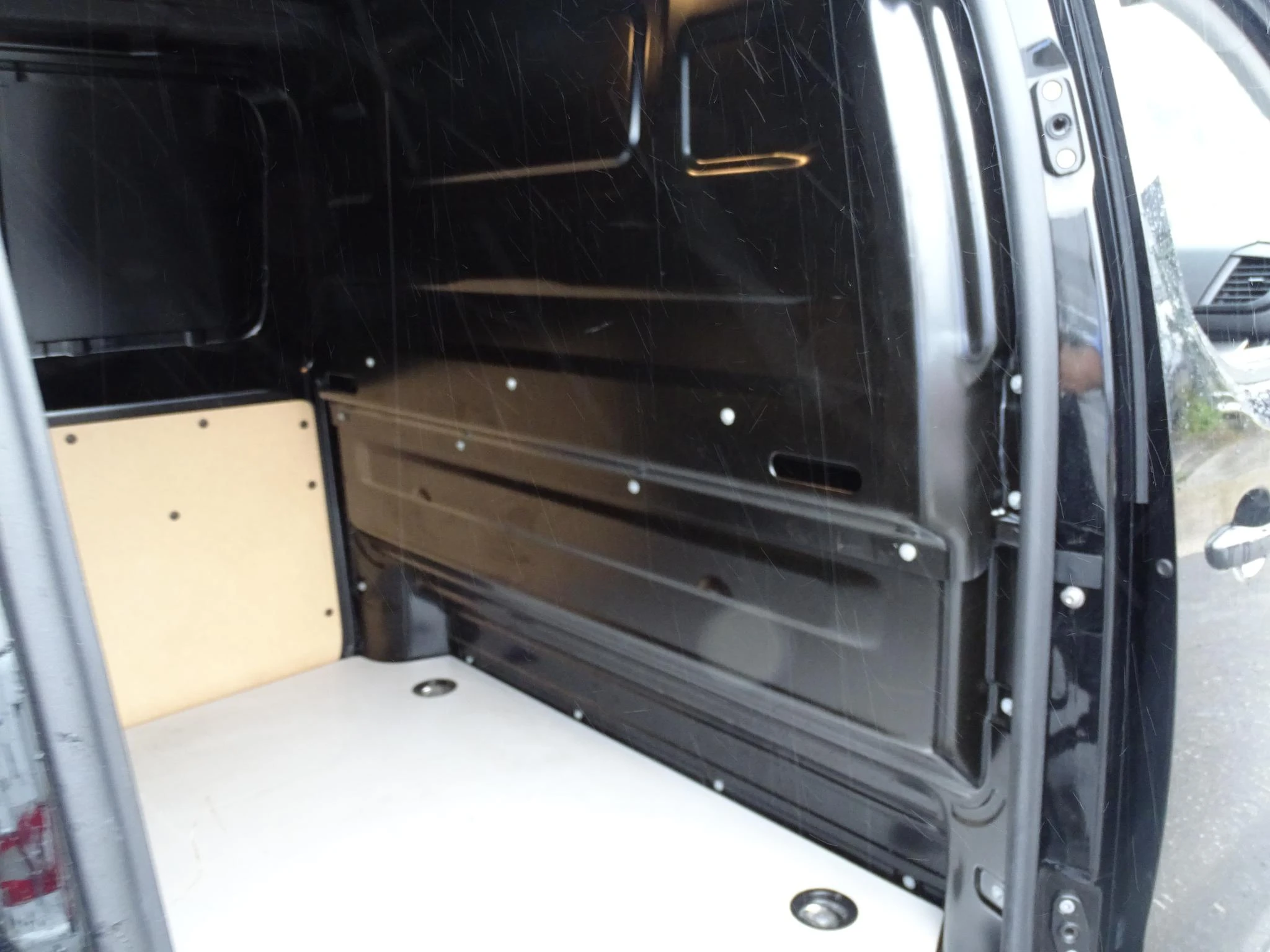 Opel-Vivaro-image-14