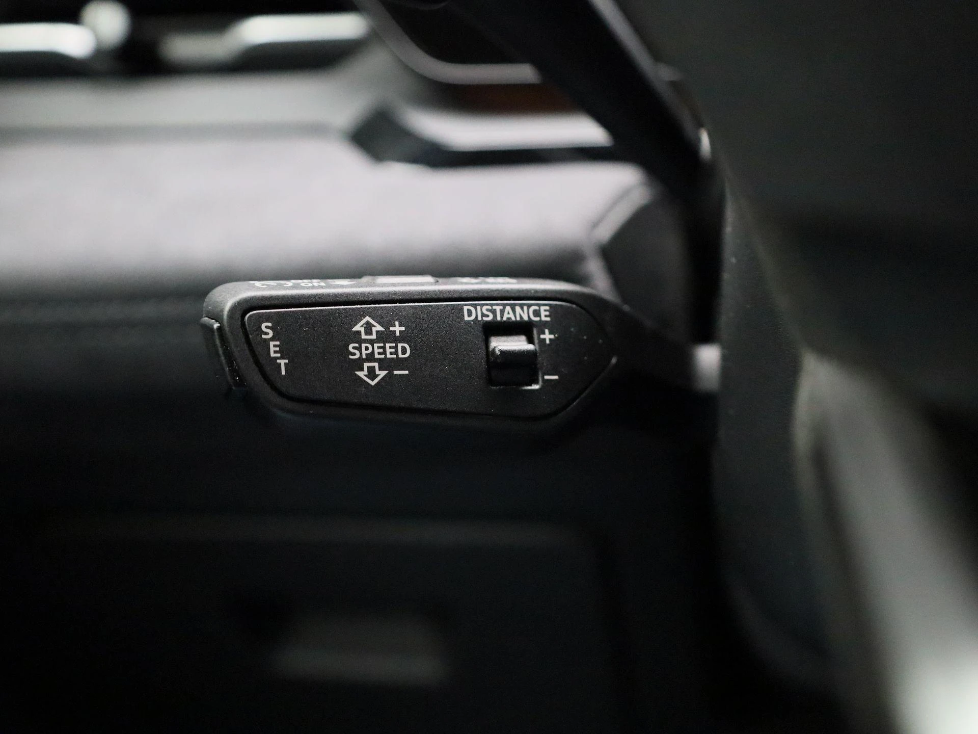 Audi-Q6 e-tron-image-27