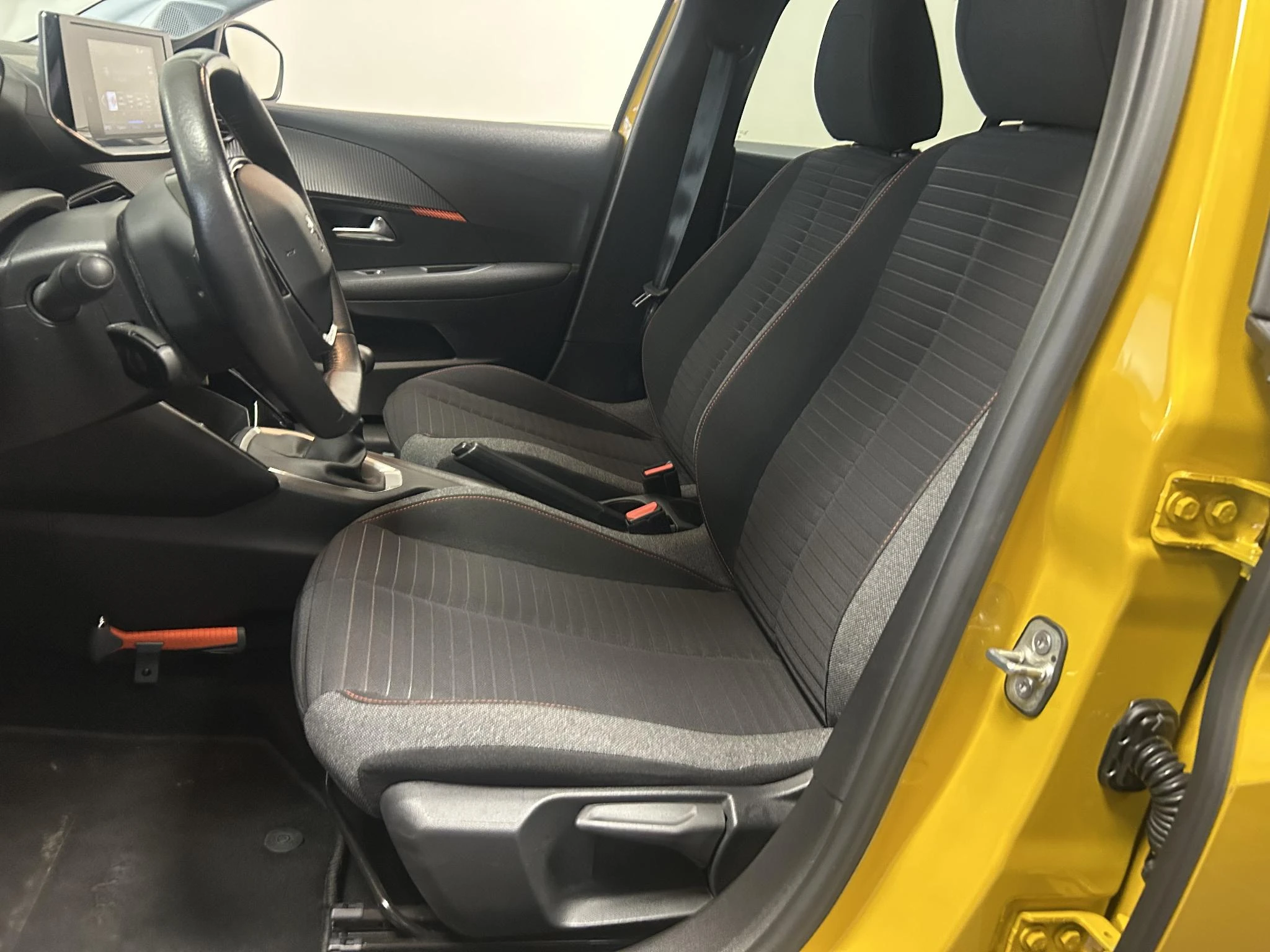 Peugeot-208-image-16