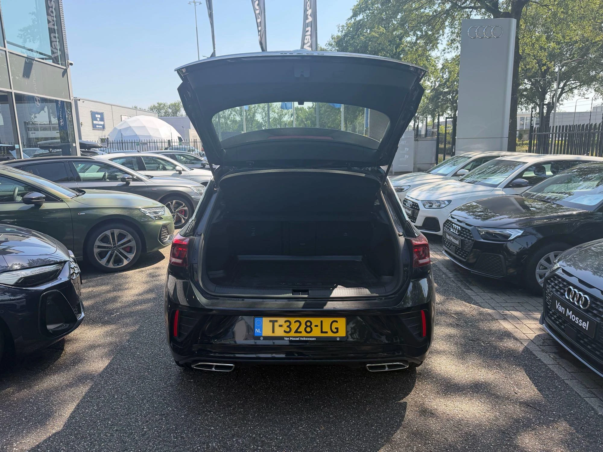 Volkswagen T-Roc 1.0 TSI R-Line | 110 PK |