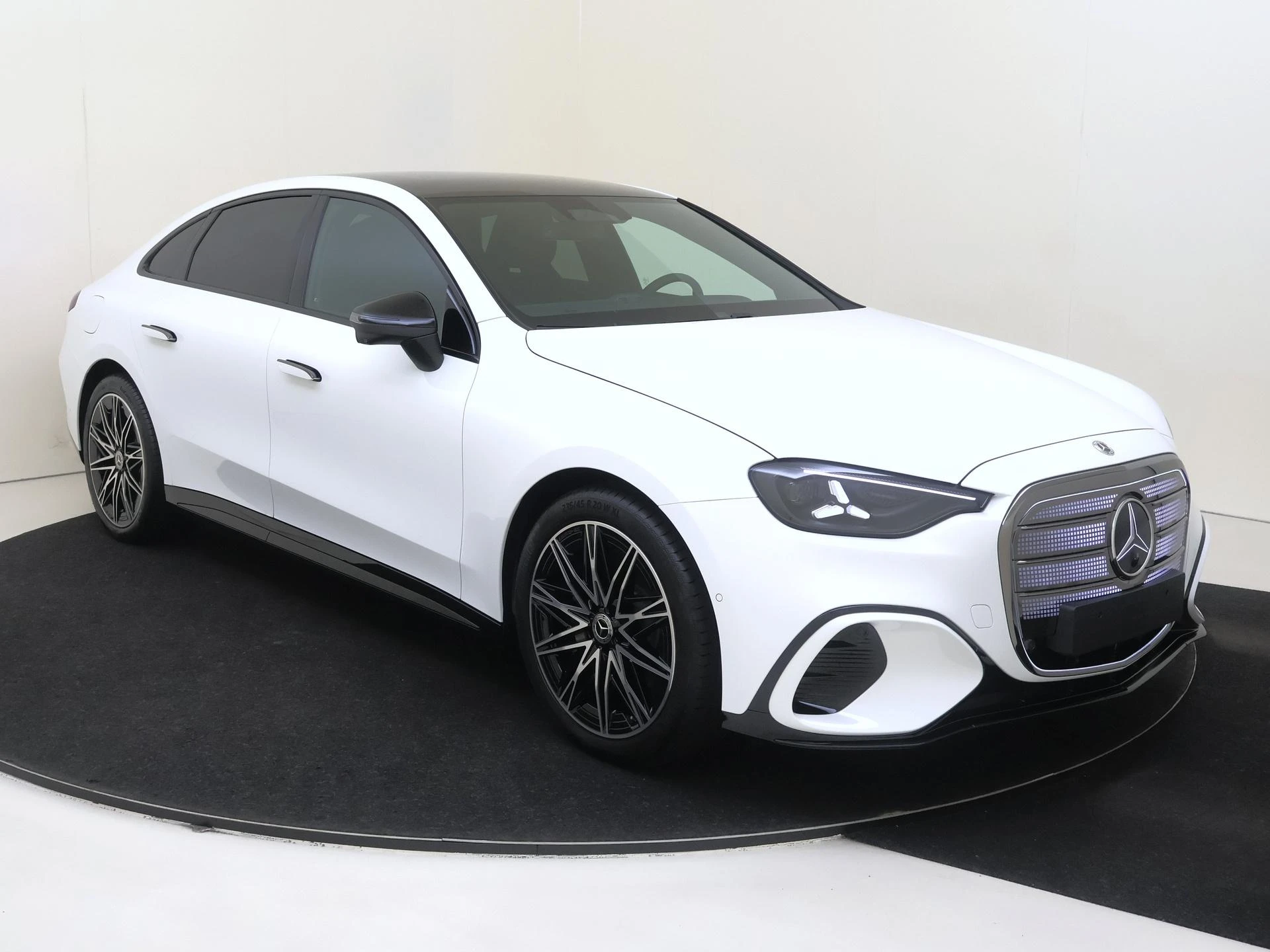 Mercedes-Benz-C-Klasse-image-1