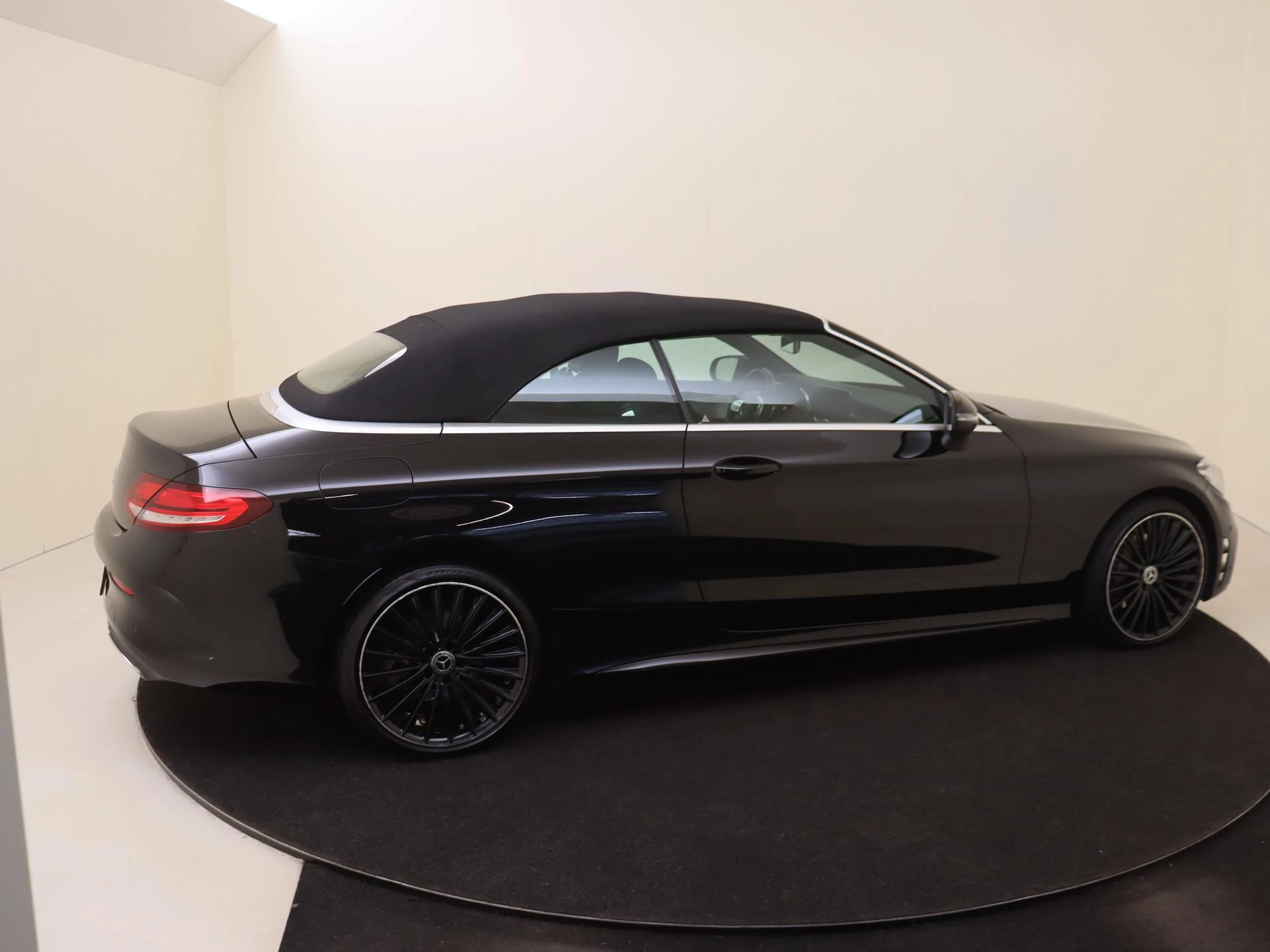 Mercedes-Benz C-Klasse Cabrio 180 Premium Plus Pack
