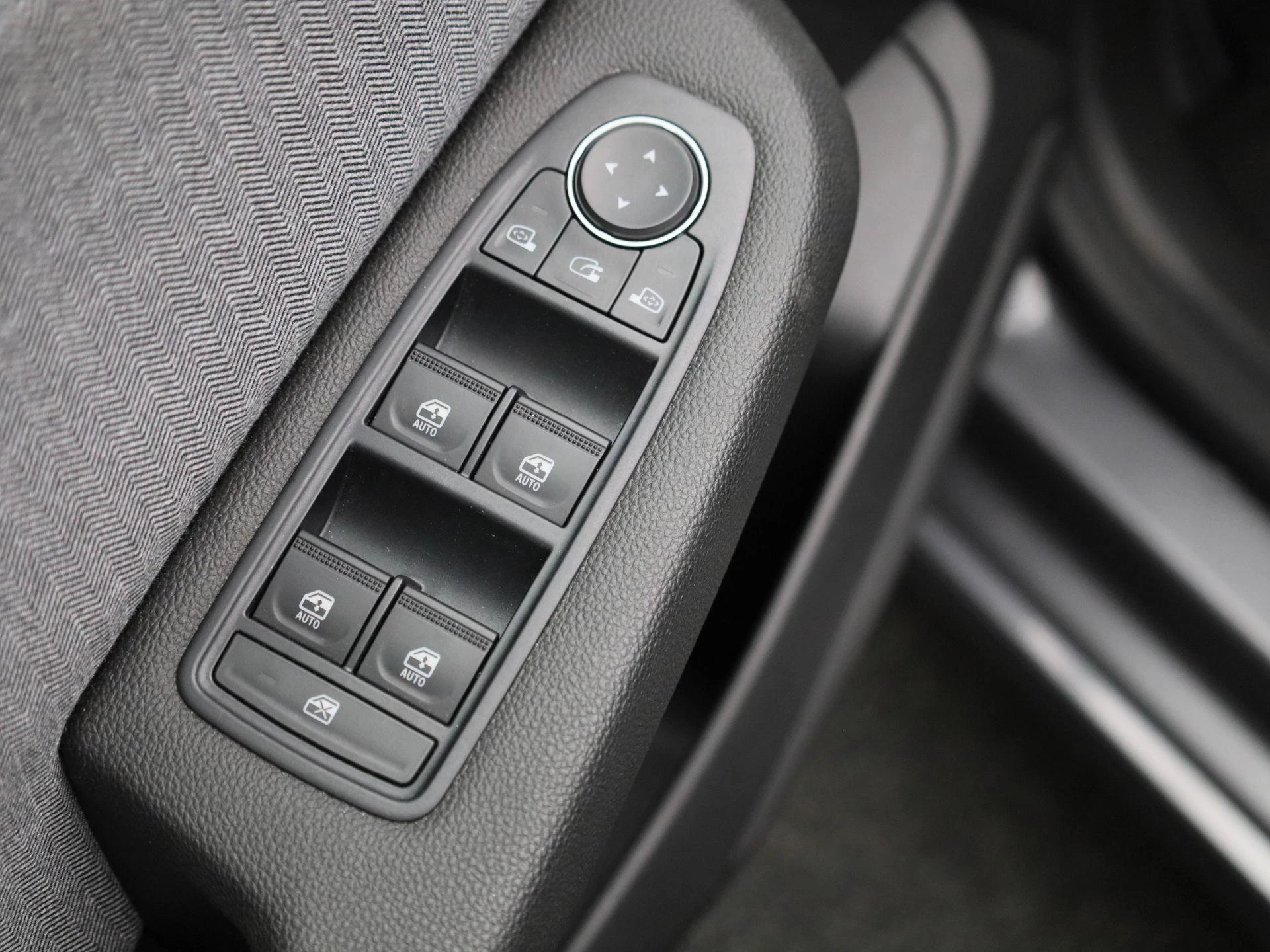Renault-Clio-image-27