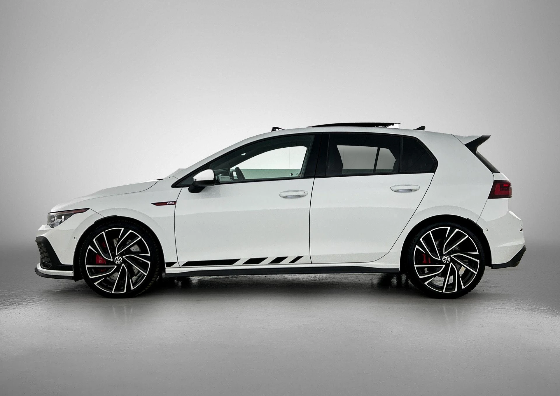 Volkswagen-Golf-image-1