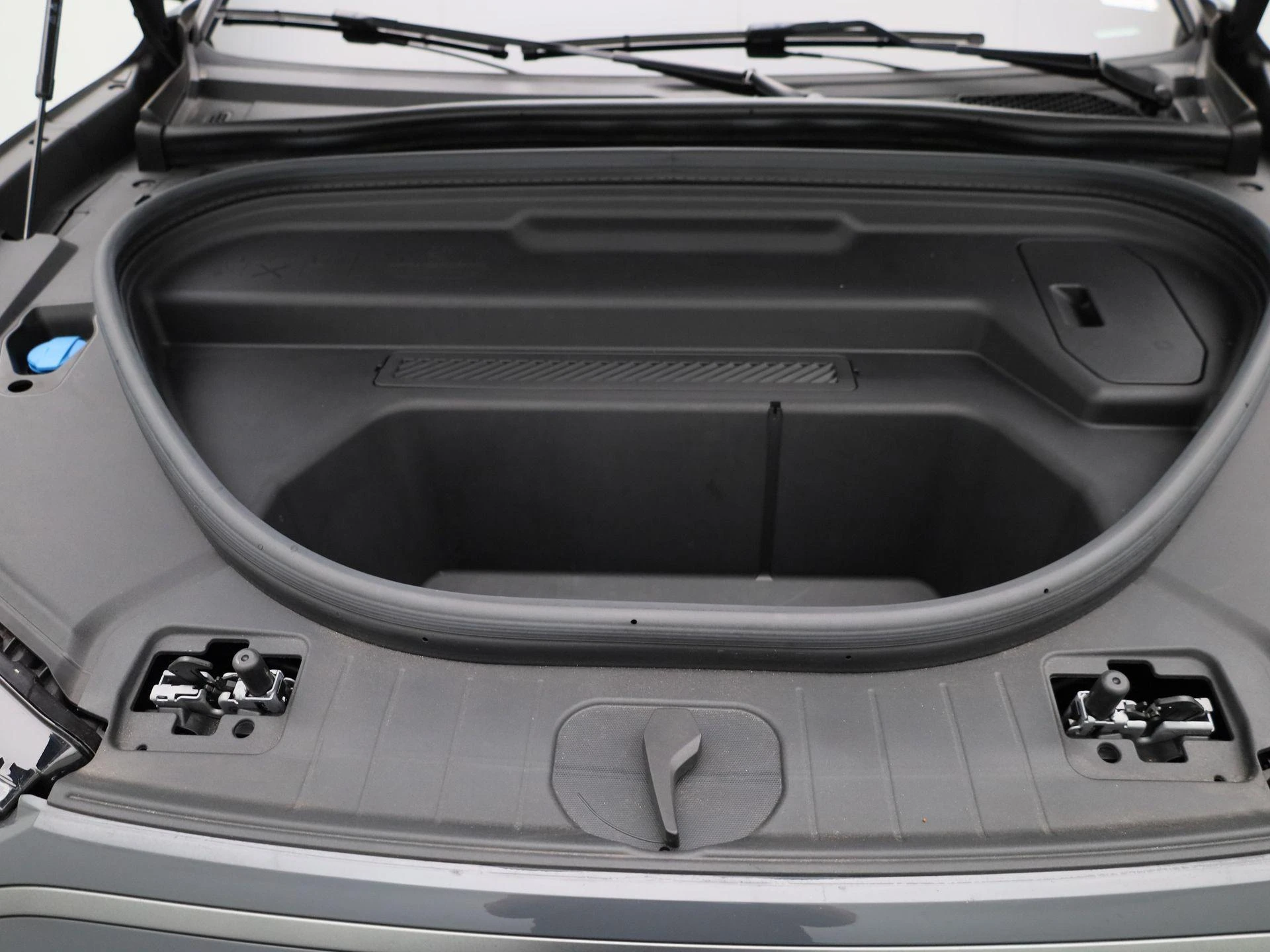 Audi-Q6 e-tron-image-33