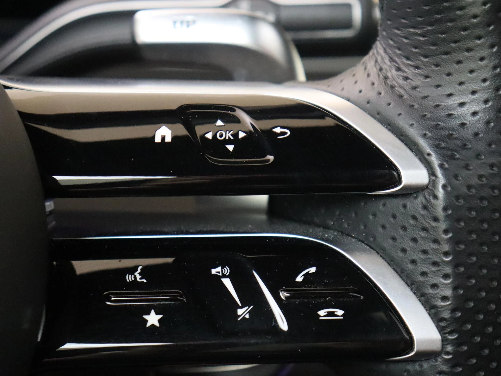 Mercedes-Benz-GLE-image-20