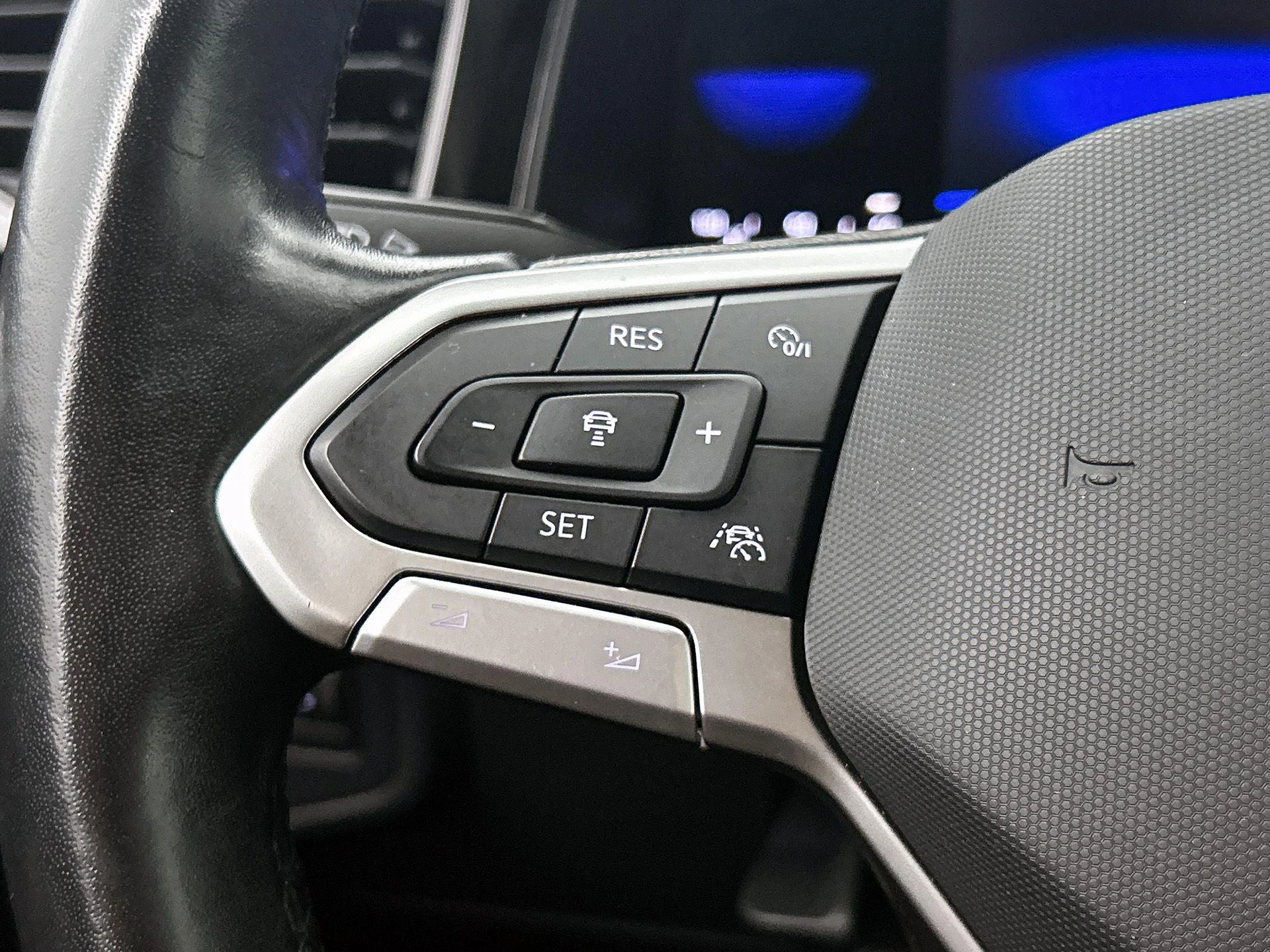 Volkswagen-Polo-image-5