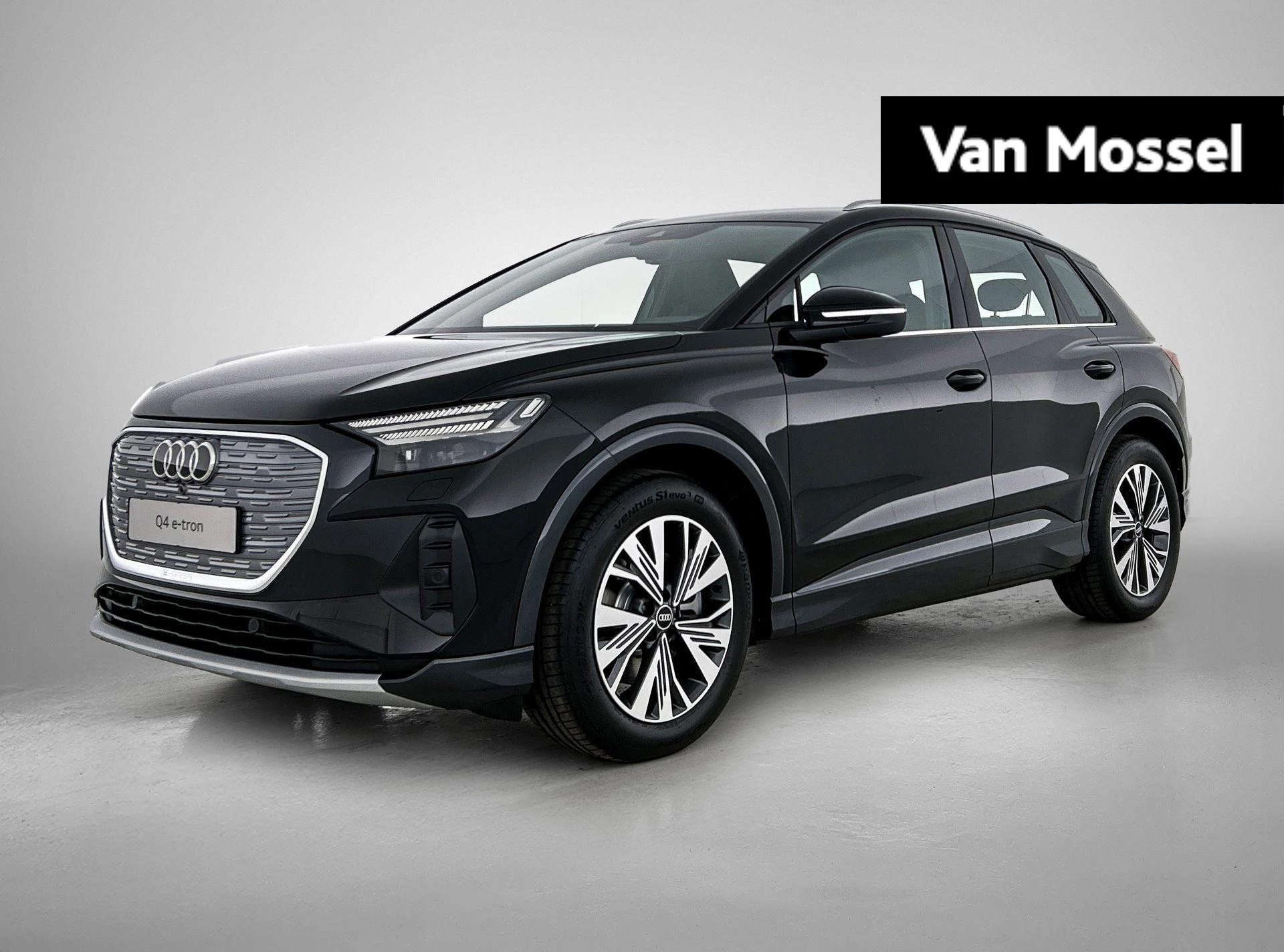 Audi-Q4 e-tron-image-0