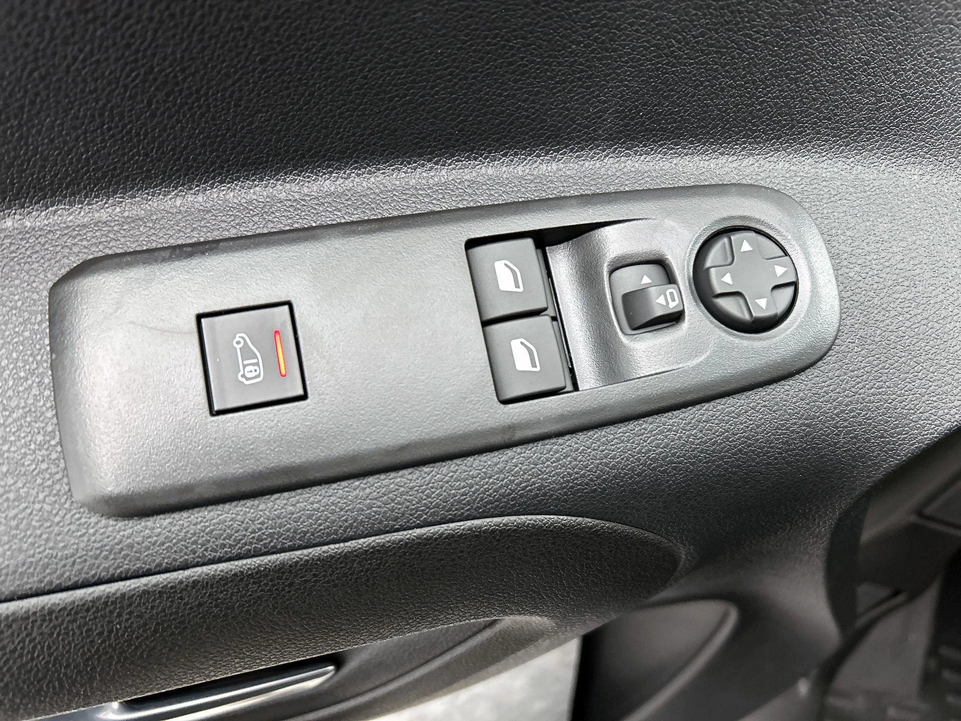 Opel-Combo-e-image-18