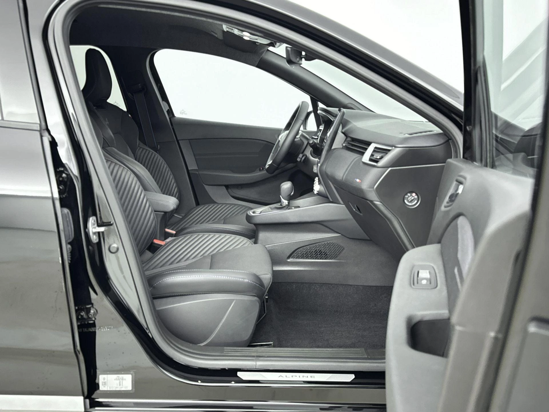 Renault-Clio-image-11