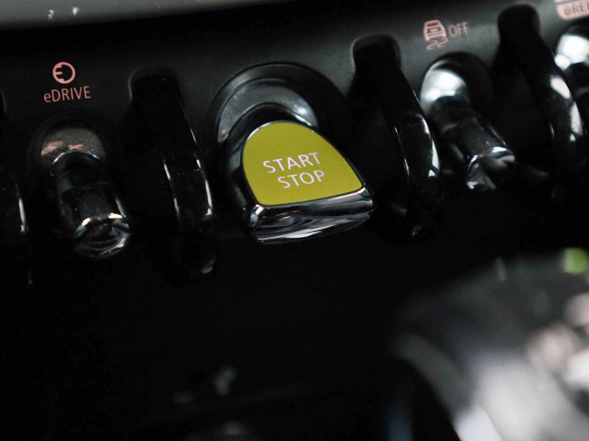 MINI-Countryman-image-17