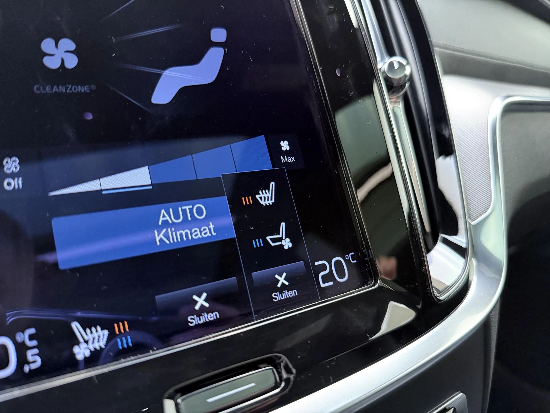Volvo V60 2.0 T6 Plug-in hybrid AWD Essential Bright
