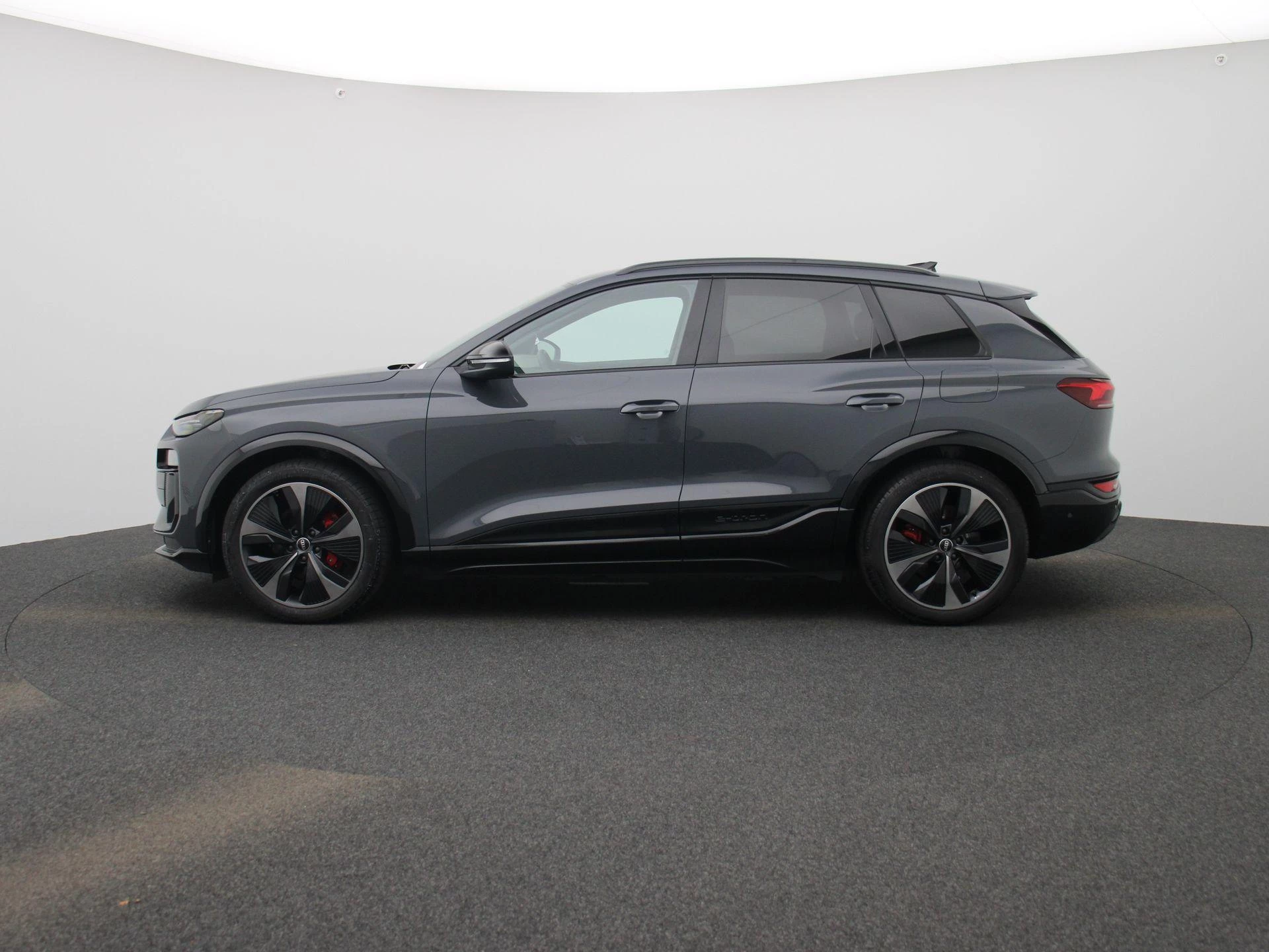 Audi-Q6 e-tron-image-3