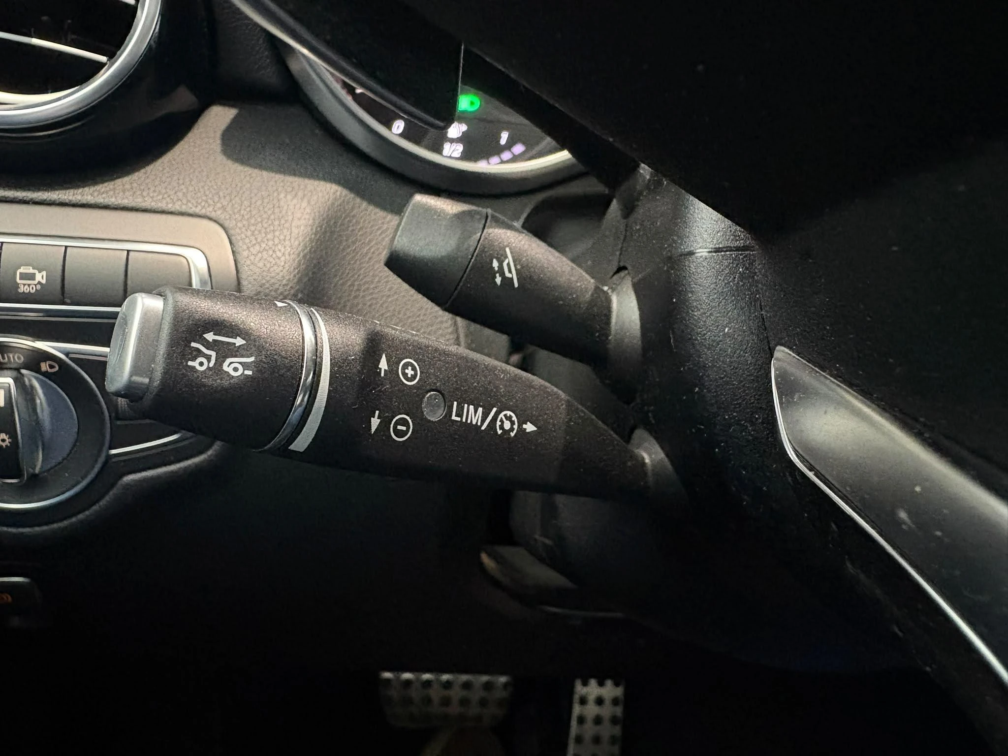Mercedes-Benz-GLC-image-26